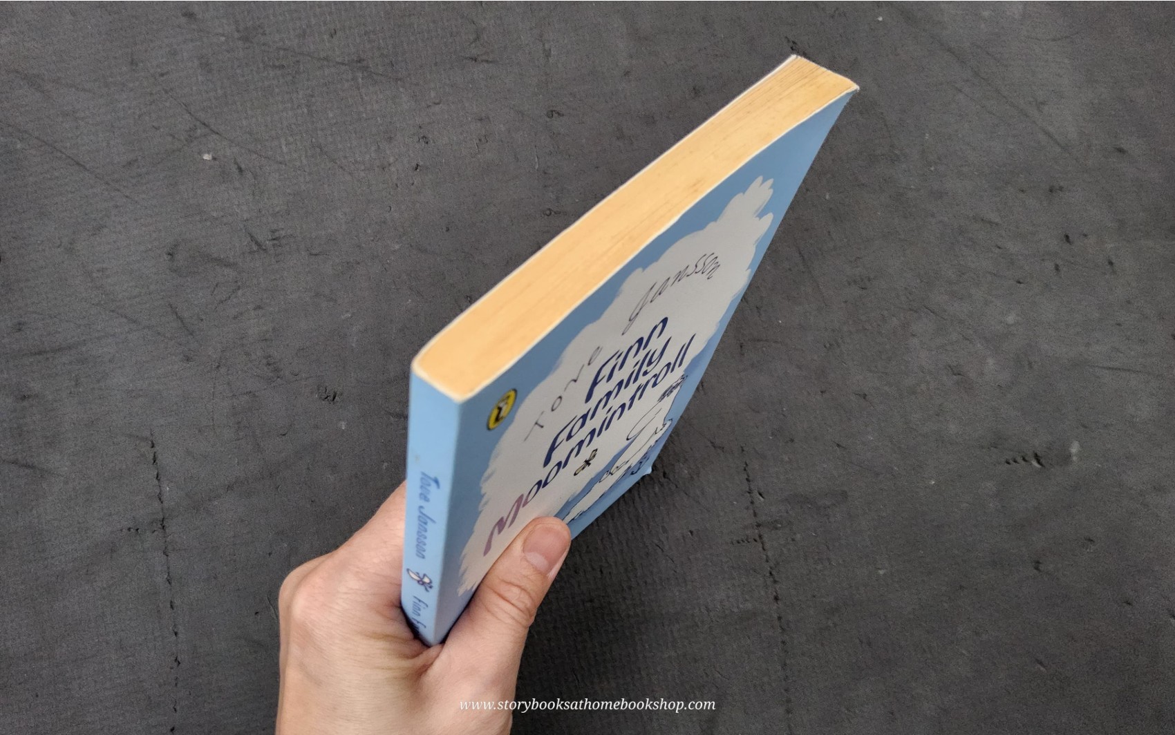 วรรณกรรมเยาวชน** **หนังสือนิทานปกอ่อน** 🍅FINN FAMILY MOOMINTROLL BY TOVE GANSSON