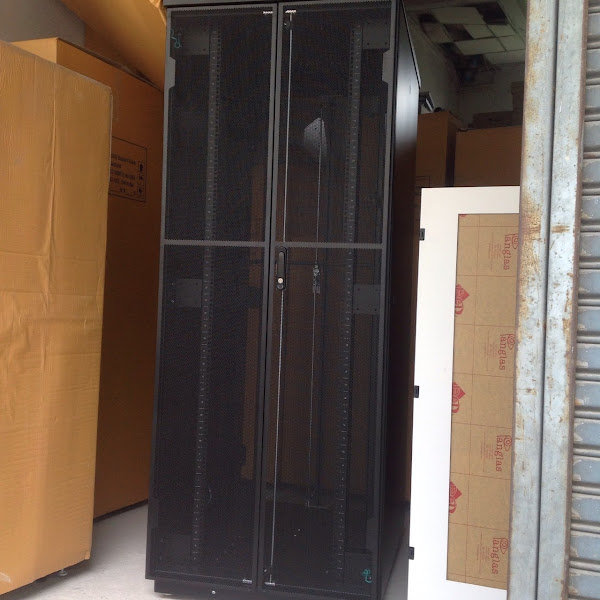 CURVE 19" HIGH PERFORATION EXPORT SERVER RACK 42U (60x60 cm.) สูง 205 cm.