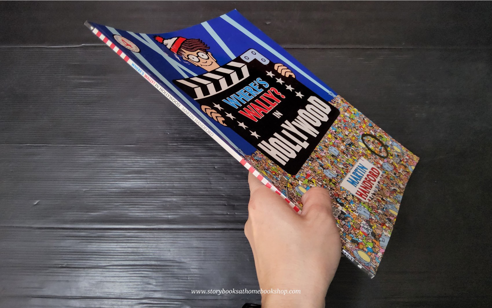 Puzzle Book** ð
ðWHERE'S WALLY IN HOLLYWOOD #4