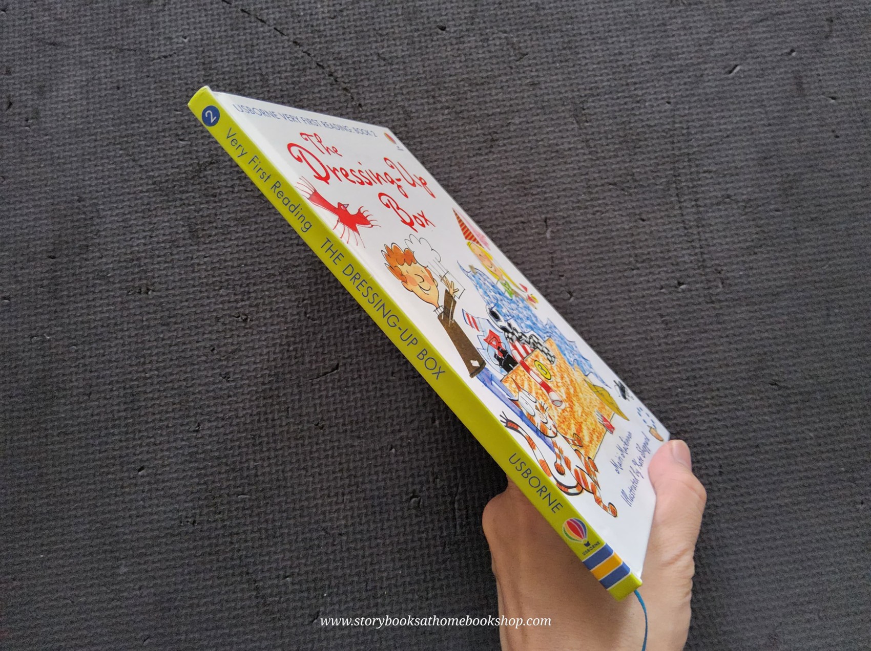 หนังสือนิทานปกแข็ง** 🍓🍓 USBORNE VERY FIRST READING BOOK2:THE DRESSING-UP BOX