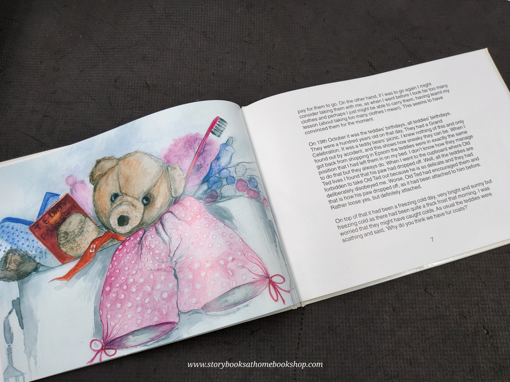 หนังสือนิทานปกแข็ง ** 🍅🍓TEDDIES BEARED BY LIZ LAWREN