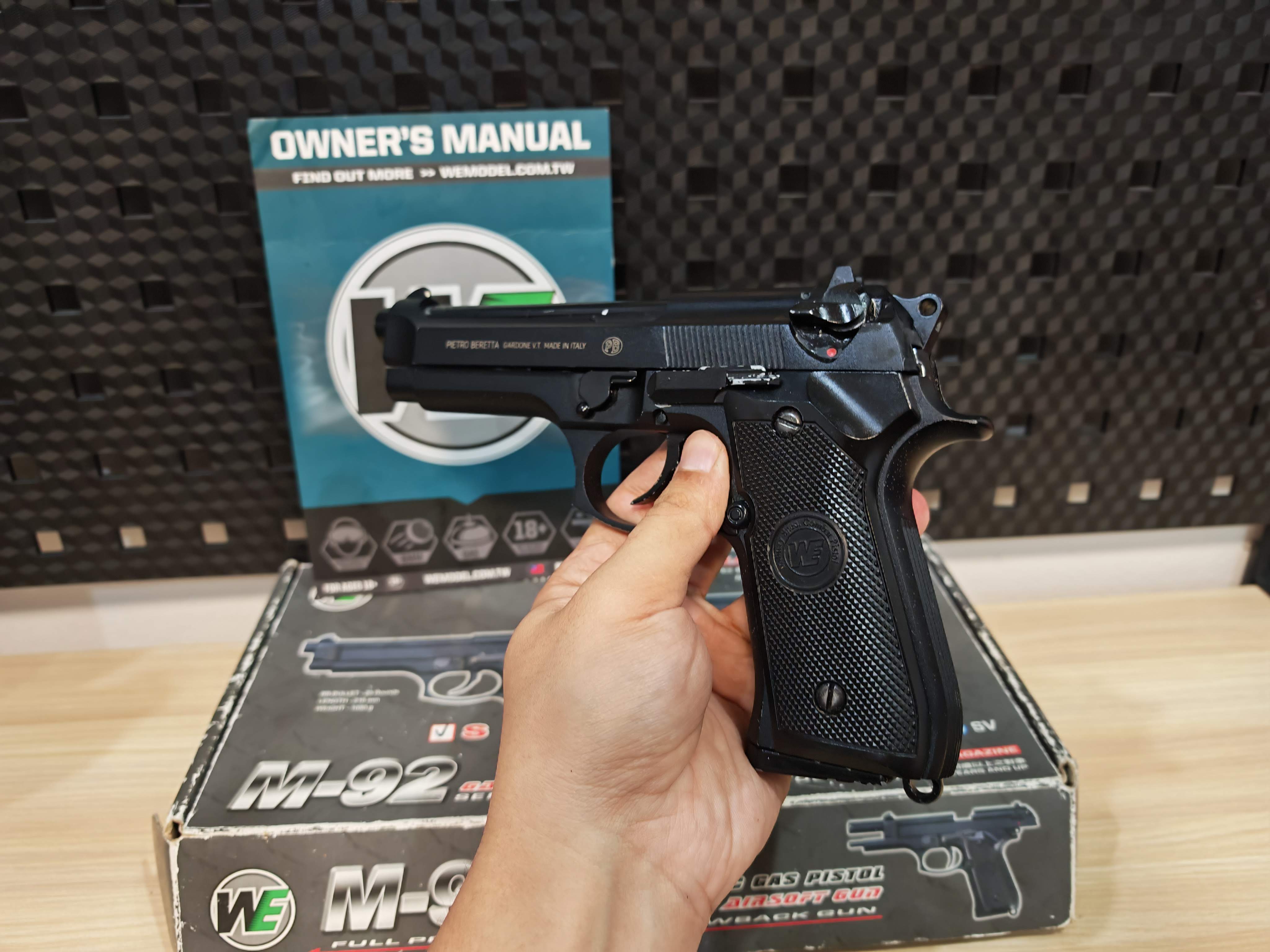 WE Beretta M92 Semi Version GBB ดำ พร้อมเล่น ไต้หวัน BB Gun บีบีกัน แบบแก๊ส ปืนอัดลม มือสอง Airsoft Gun