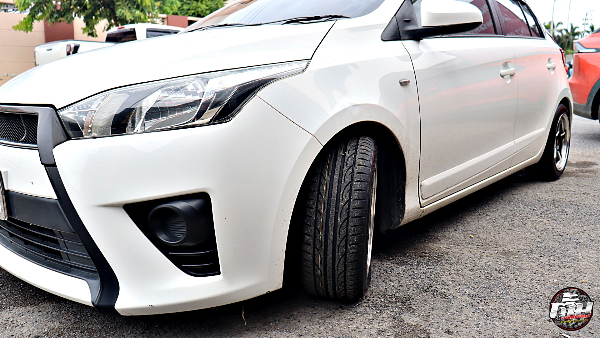 TOYOTA YARIS เปลี่ยนยาง HANKOOK V12 Evo2 K120 195/50R15 82V