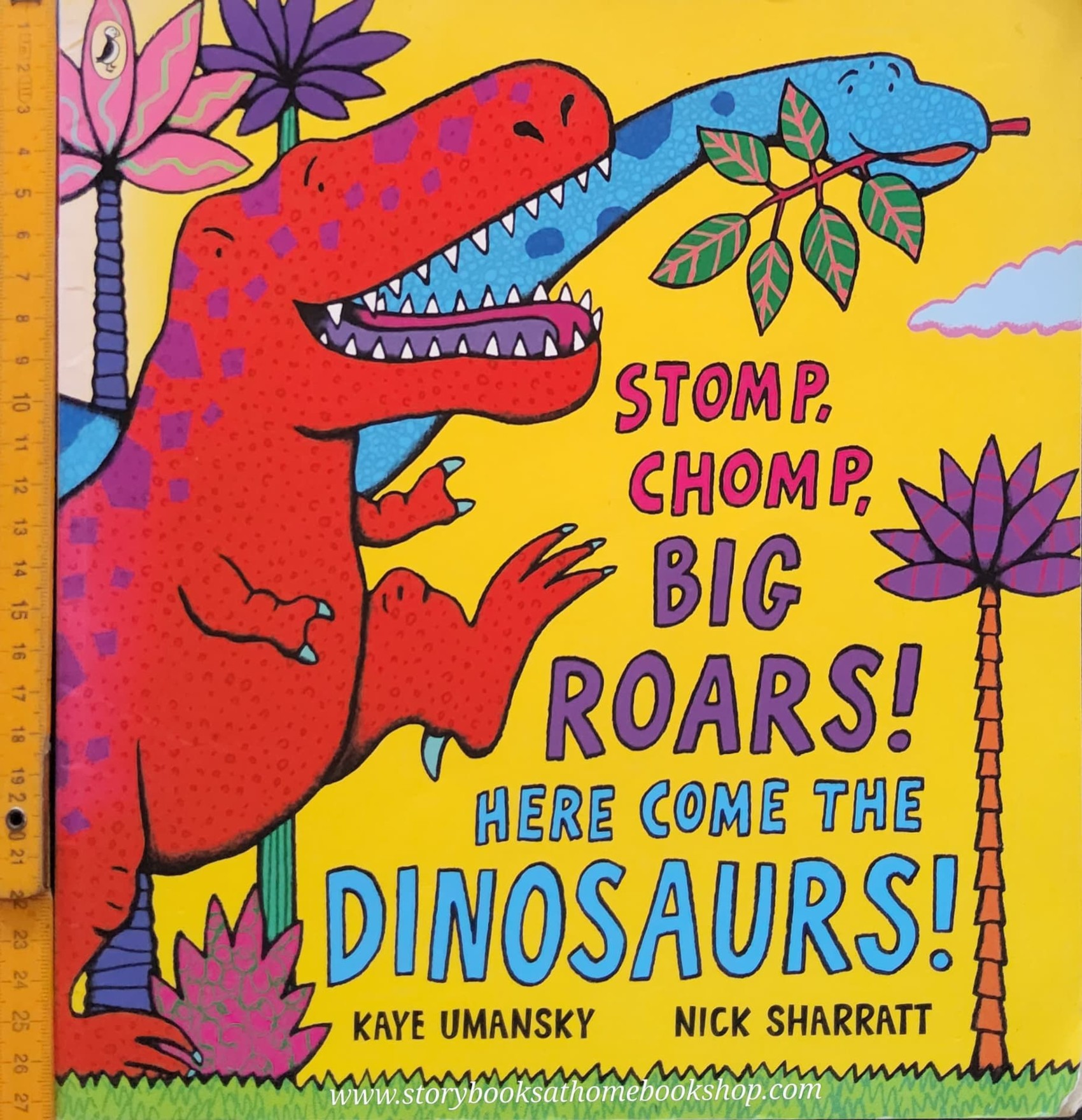 หนังสือนิทานปกอ่อน** 🍅🍅STOMP,CHOMP,BIG ROARS! HERE COME THE DINOSAURS!