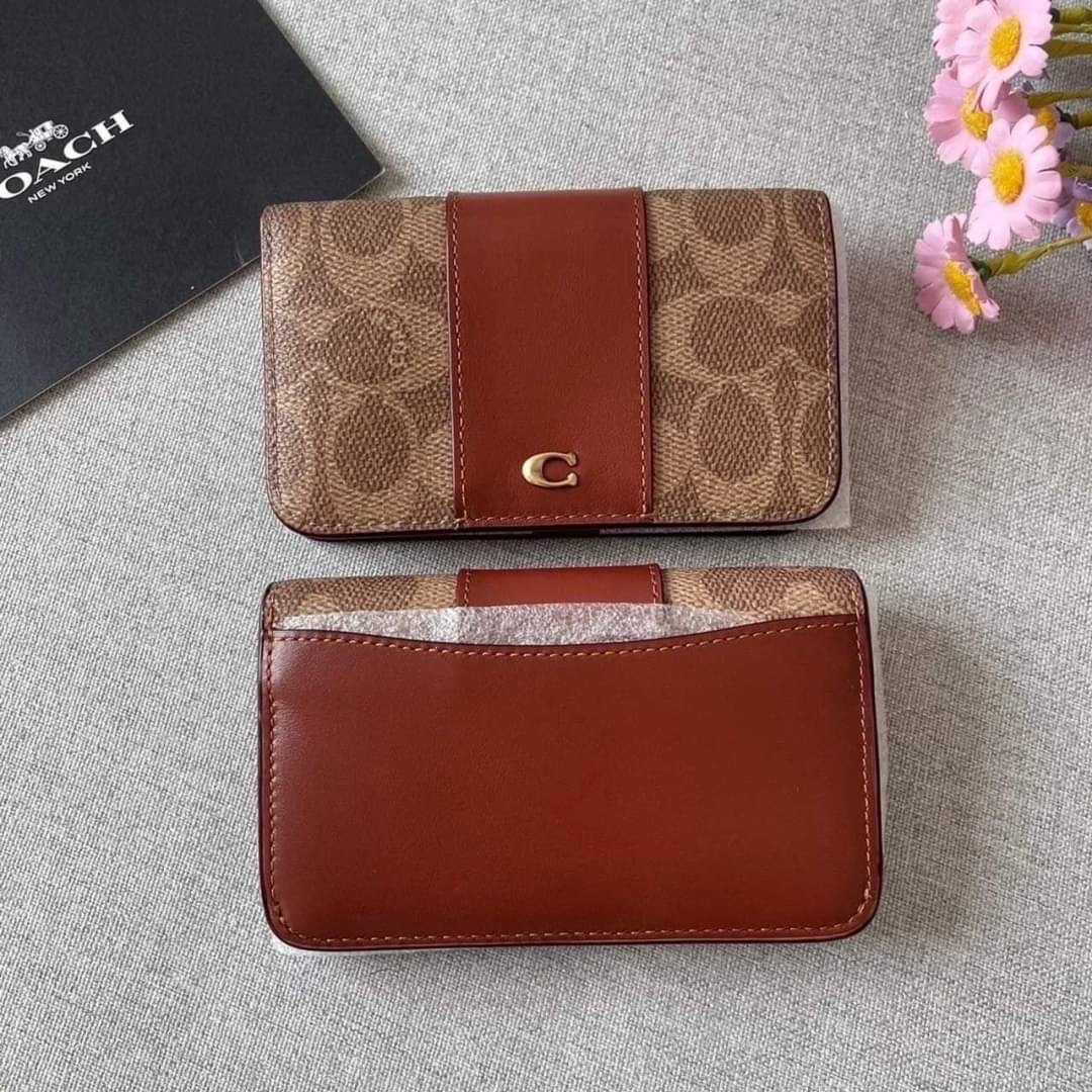 New Coach Slim Card Case In Signature Canvas กระเป๋าใส่บัตรงานช็อป ขนาด 5" (L) x 3 1/2" (H) x 1" (W) อุปกรณ์.ป้าย แคร์การ์ด