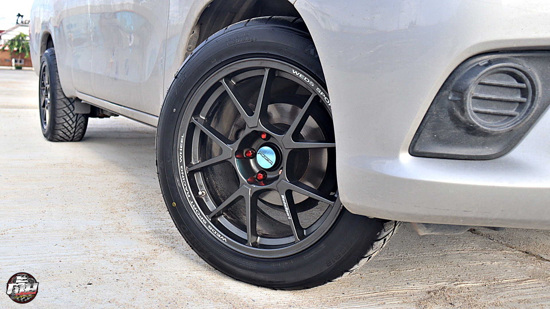 TOYOTA REVO เปลี่ยนล้อยาง ล้อ TC005 Predator Wheels ขอบ18นิ้ว ยาง KINTO V-36 255/50R18 106V