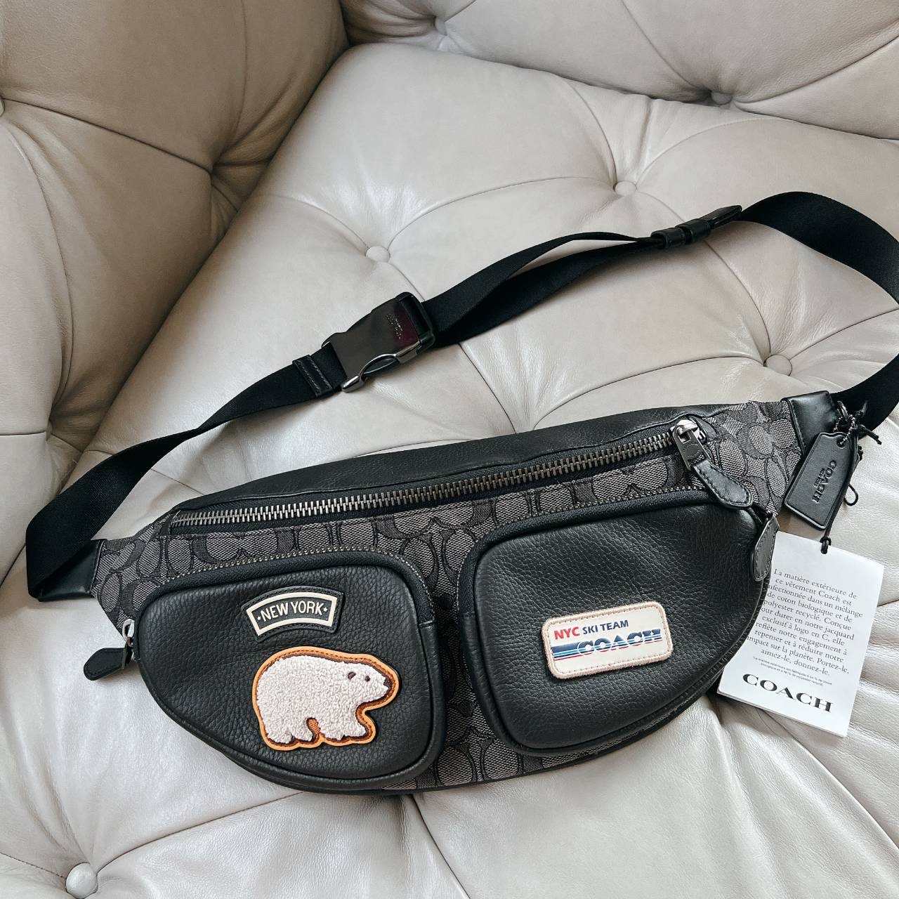 New Coach Sprint Belt Bag In Signature Jacquard With Ski Patches สีGunmetal/Charcoal/Black Multi ขนาด 16 1/4" (L) x 7" (H) x 3 1/4" (W)