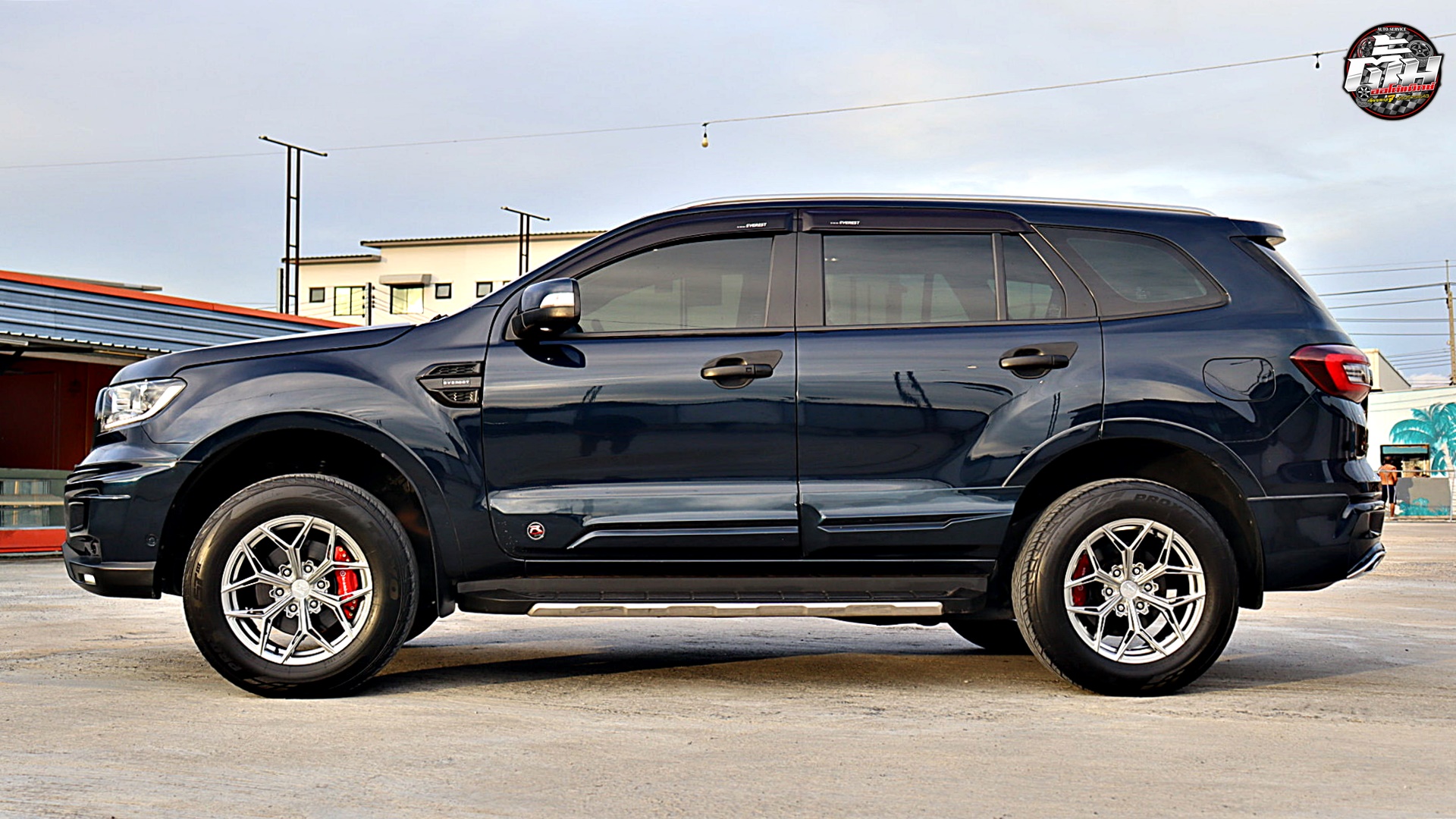 FORD EVEREST เปลี่ยนล้อแม็กซ์ Emotion-R VS3 ขอบ18นิ้ว