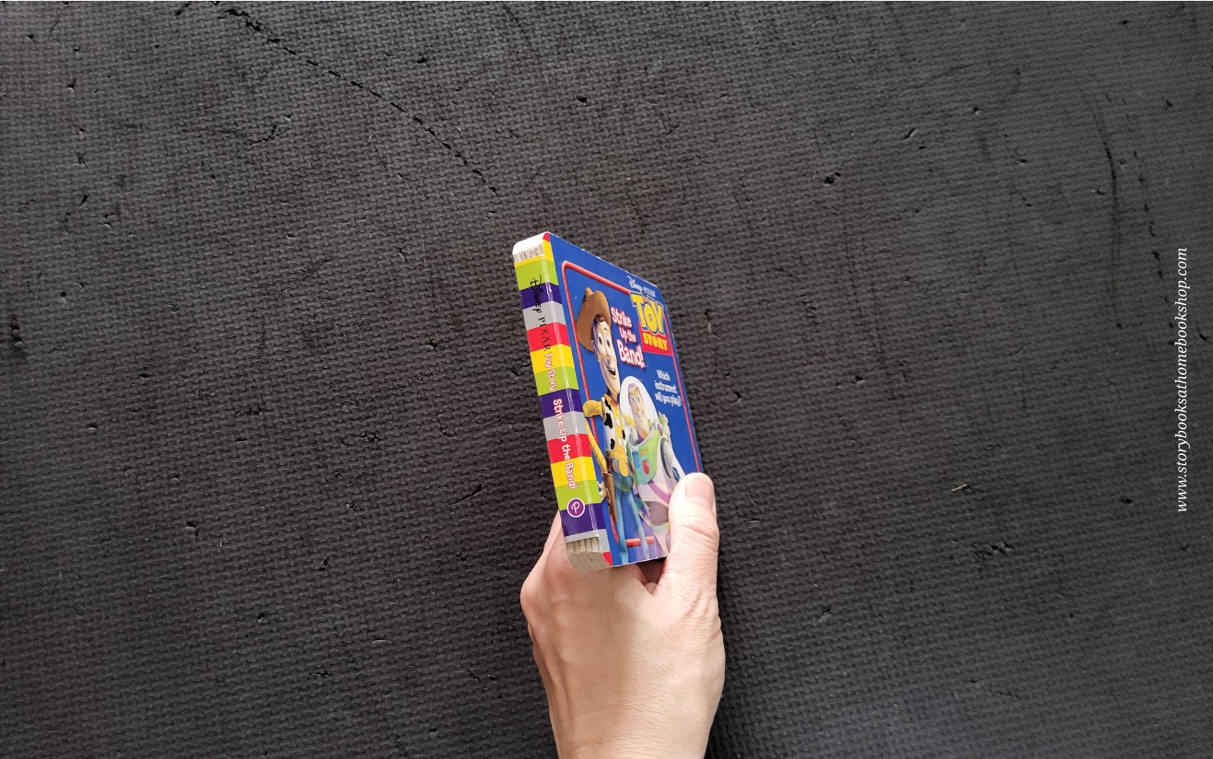 BOARD BOOK ** 🍅🍓DISNEY PIXAR TOY STORY STRIKE UP THE BAND!