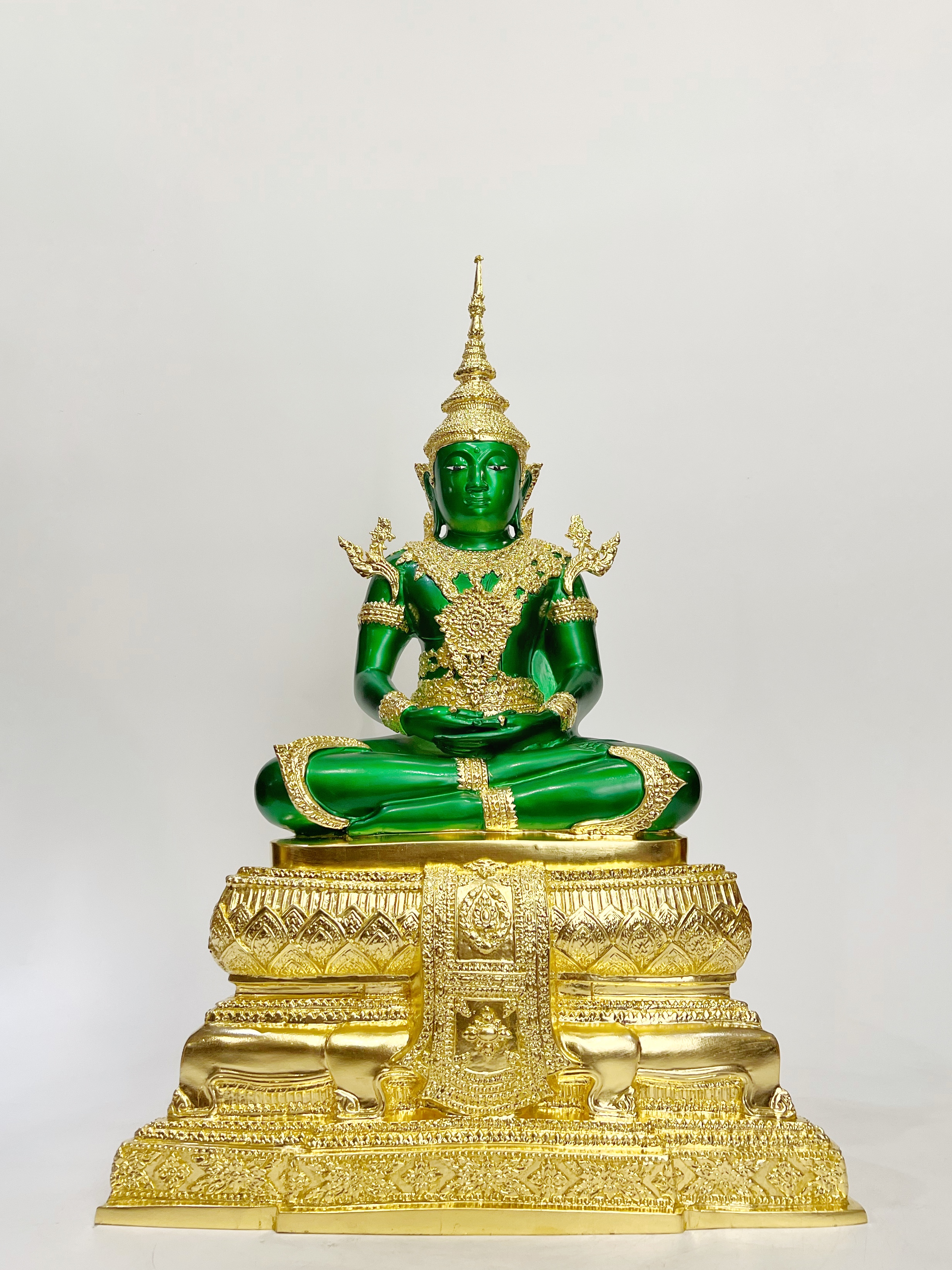 พระแก้วมรกต ทรงเครื่อง ฤดูร้อน หน้าตัก 9 นิ้ว