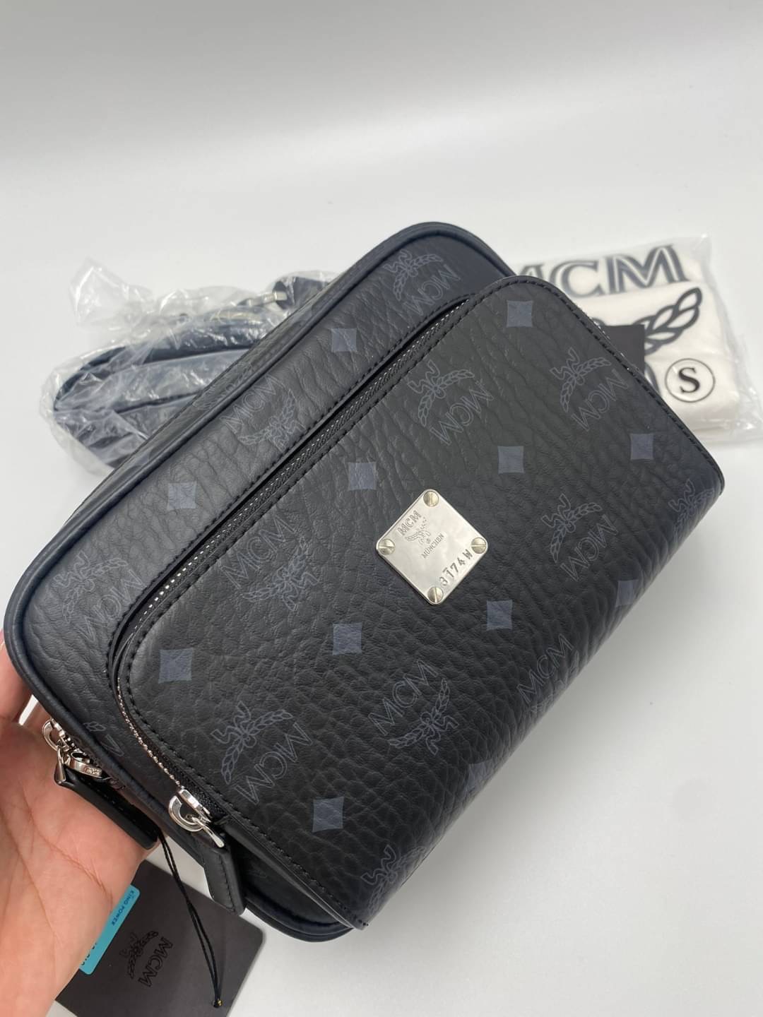 New Mcm klassic small crossbody อุปกรณ์การ์ด ถุงผ้า ถุงกระดาษ shop king power
