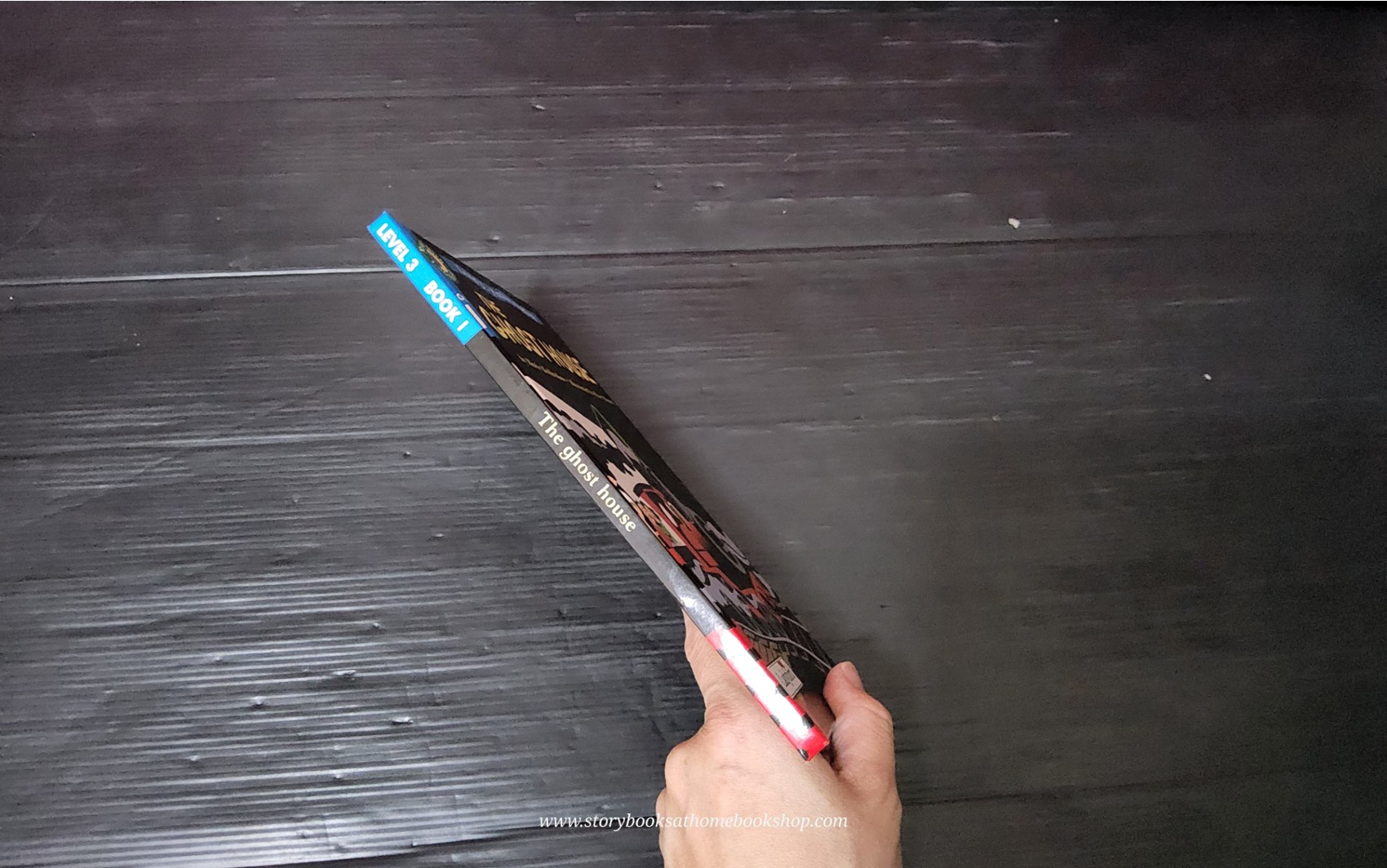 หนังสือนิทานปกแข็ง ** 🍅🍓READ WITH LADYBIRD:L3BOOK 1 THE GHOST HOUSE