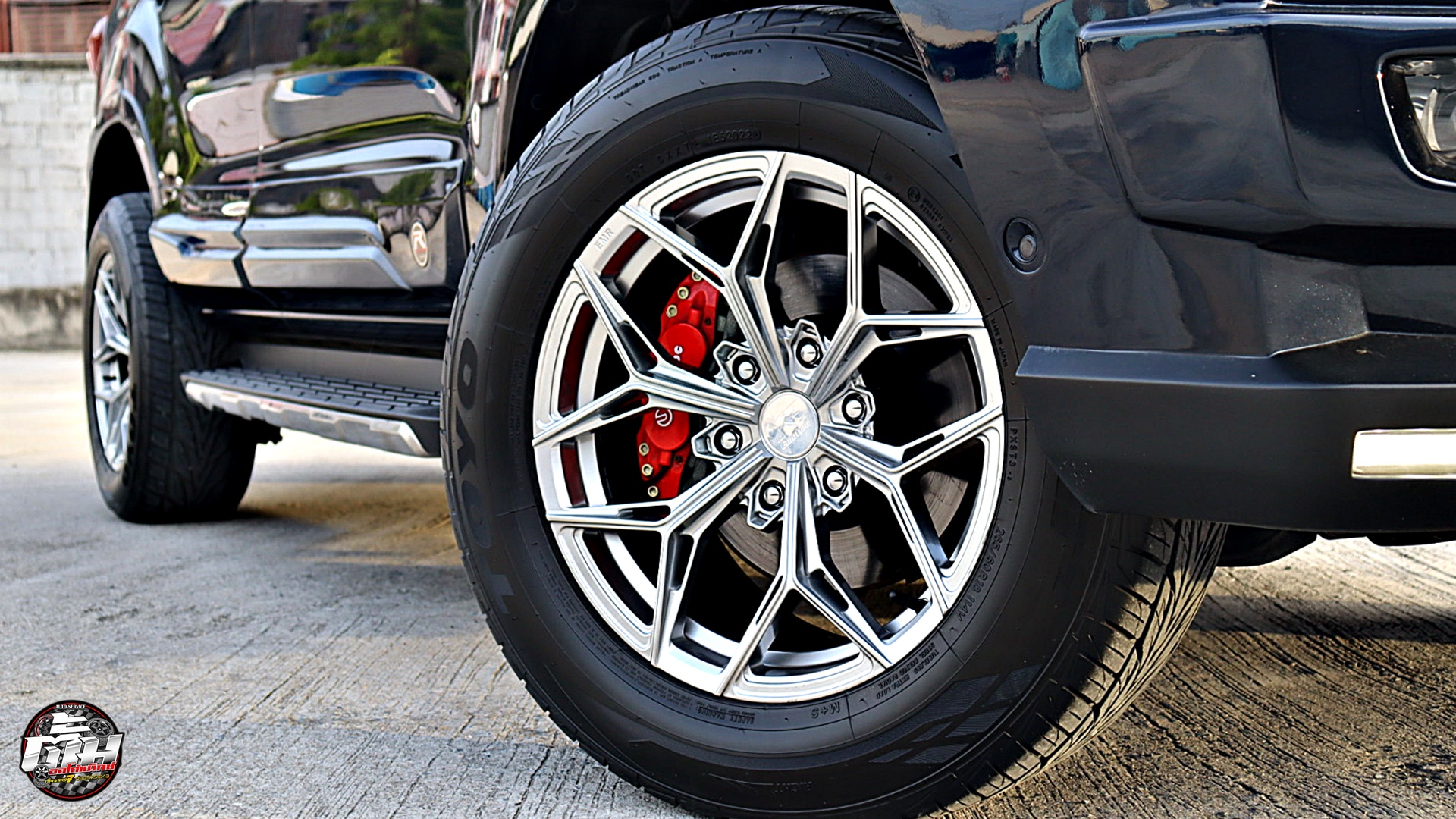 FORD EVEREST เปลี่ยนล้อแม็กซ์ Emotion-R VS3 ขอบ18นิ้ว