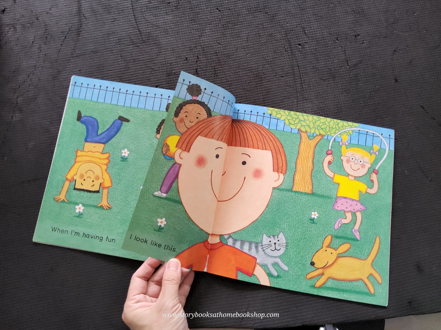 หนังสือนิทานปกอ่อน** 🍅WHAT DO I LOOK LIKE? FLIP-THE-FLAP BY NICK SHARRATT
