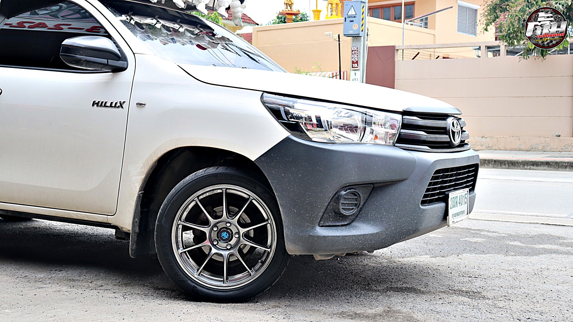 TOYOTA REVO เปลี่ยนล้อยาง ล้อ JP Racing Wheels TC105X ขอบ18นิ้ว ยาง LANDSAIL RX008 265/40R18 101Y
