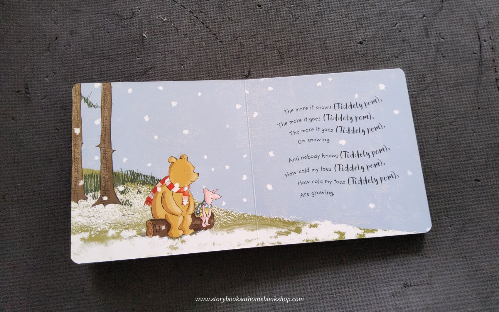 * Board Book** 🍅🍓WINNIE THE POOH TIDDELY POM