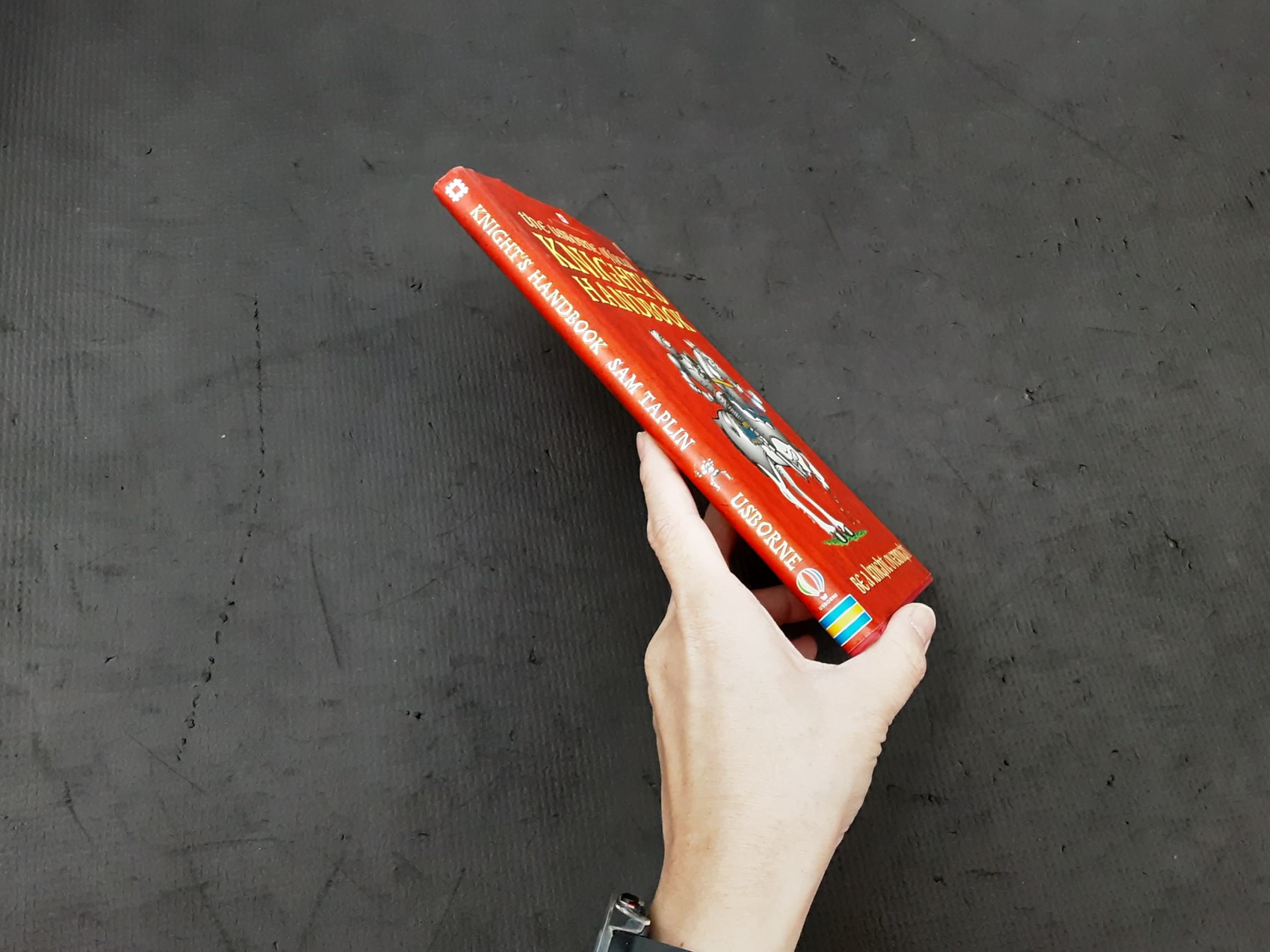 KNOWLEDGE BOOK ** 🍓🍓THE USBORNE OFFICIAL KNIGHT'S HANDBOOK