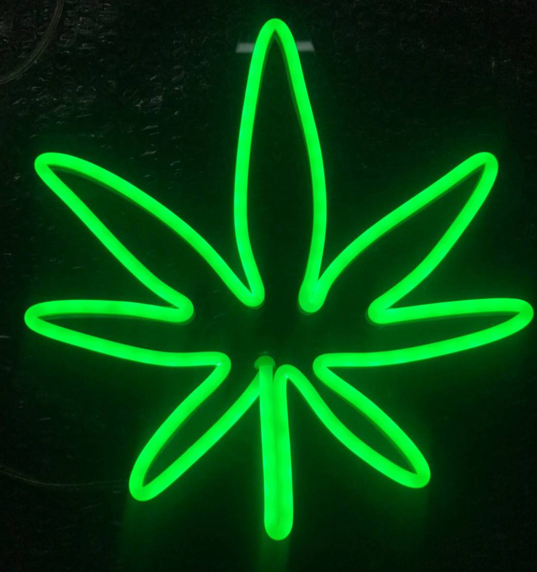 #ป้ายไฟนีออนดัดLEDรูปใบกัญชา