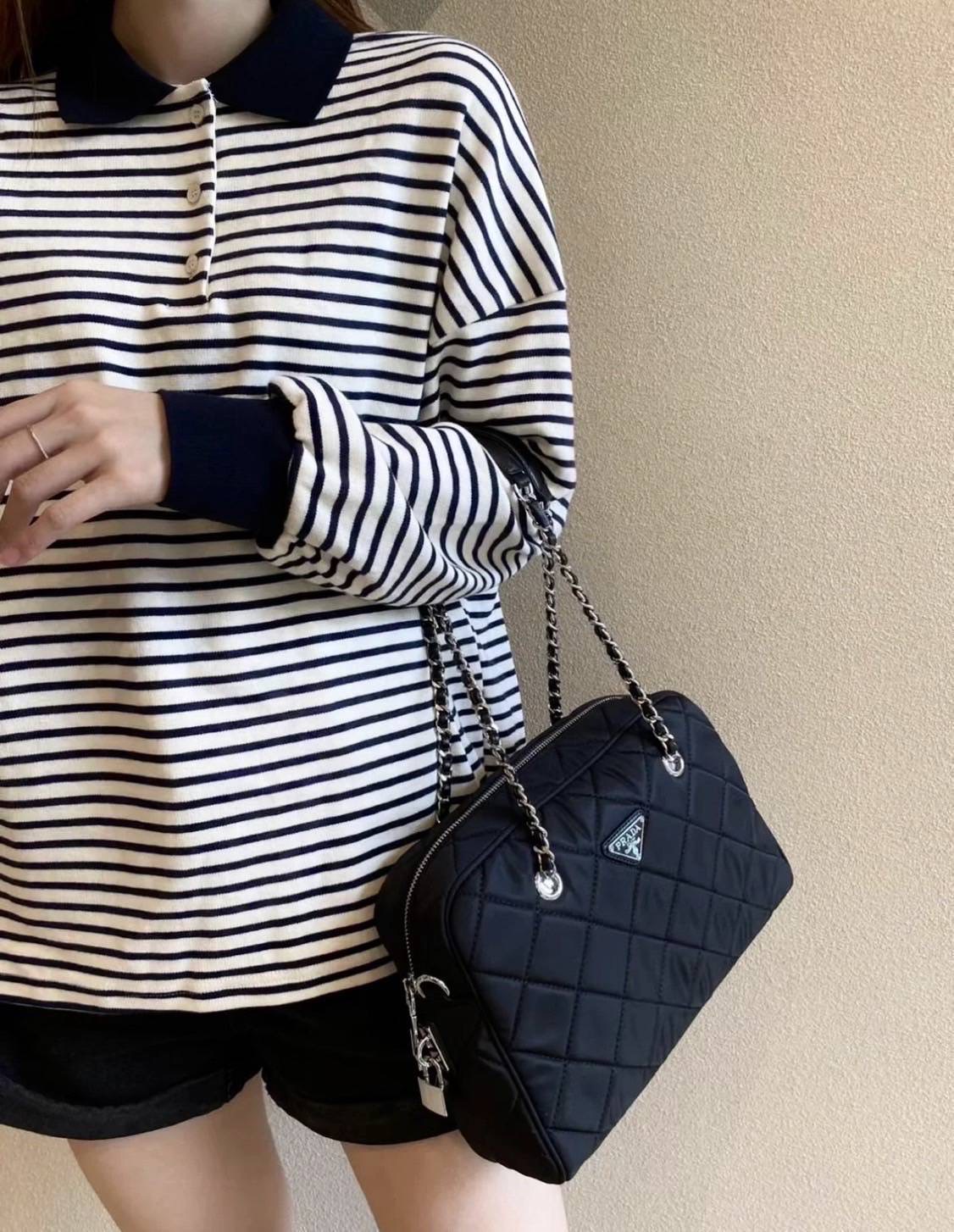 New Prada Size 30x20x10cm อุปกรณ์. ถุงกระดาษ ถุงผ้า การ์ด