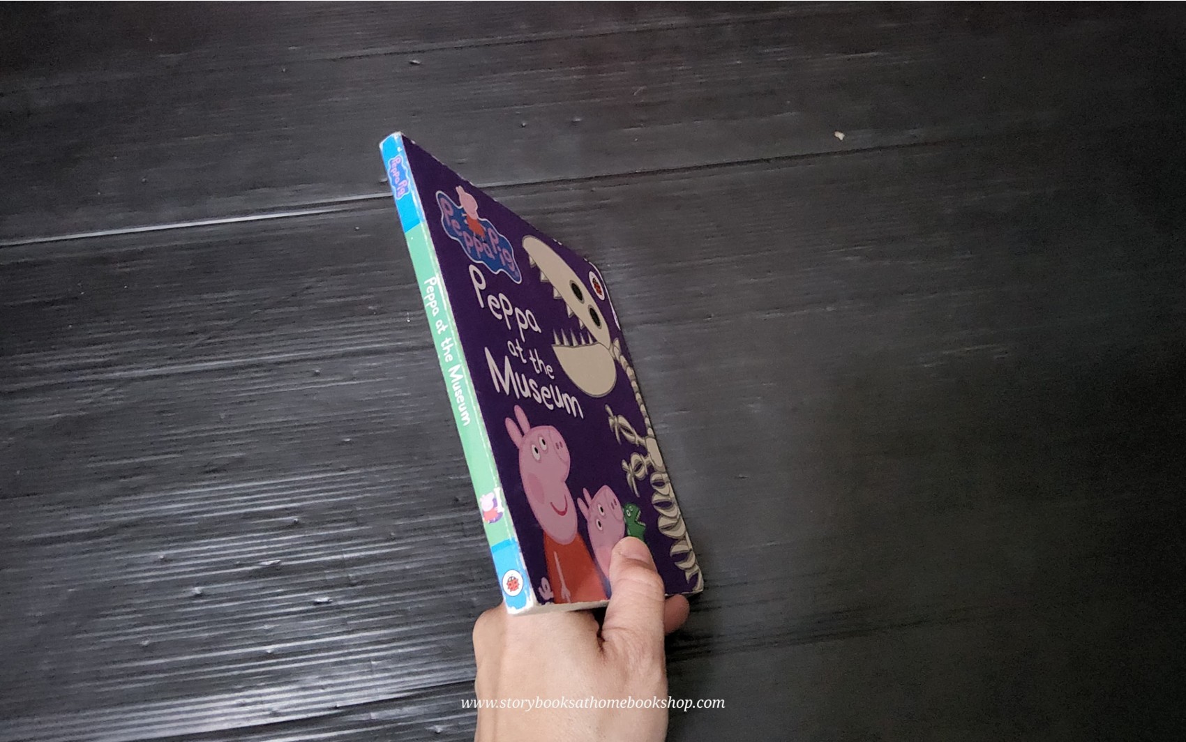 BOARD BOOK** 🍅🍅PEPPA PIG:PEPPA AT THE MUSEUM