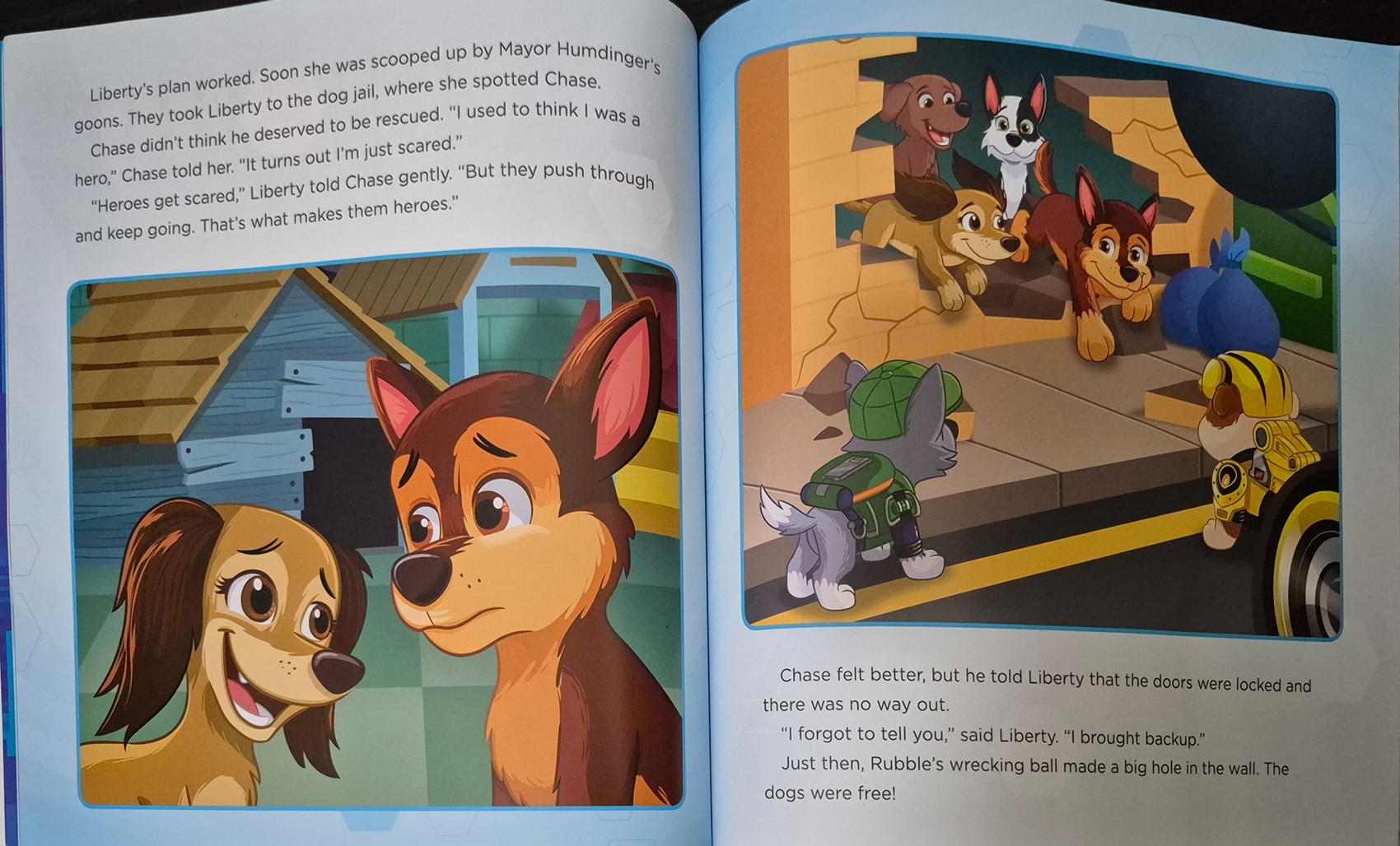 หนังสือนิทานปกอ่อน** 🍅🍓PAW PATROL THE MOVIE: BIG CITY ADVENTURED