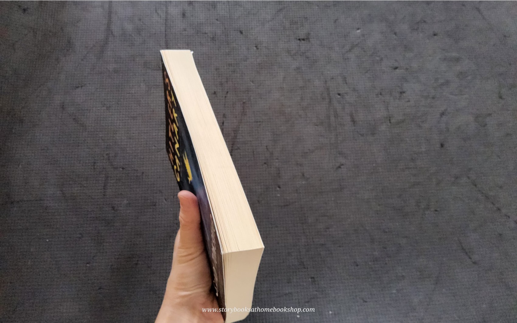 วรรณกรรมเยาวชน** 🍅Hitler's Canary by Sandi Toksvig