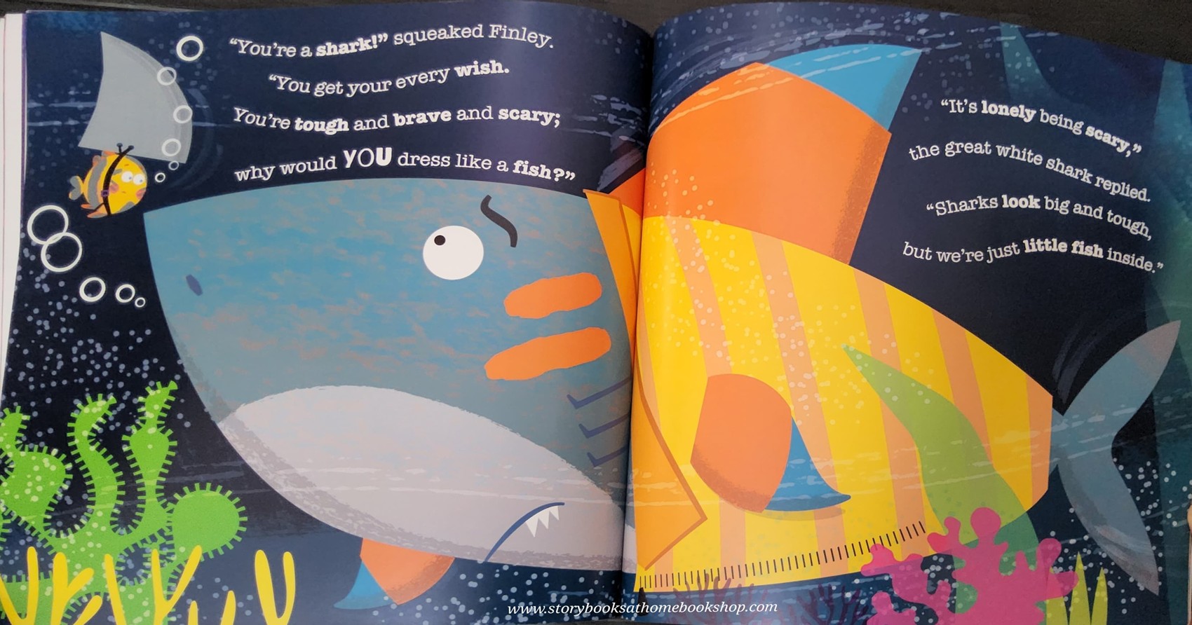 หนังสือนิทานปกอ่อน** 🍅🍅BITE-SIZED: THE STORY OF A TINY FISH WITH SHARK-SIZED DREAMS