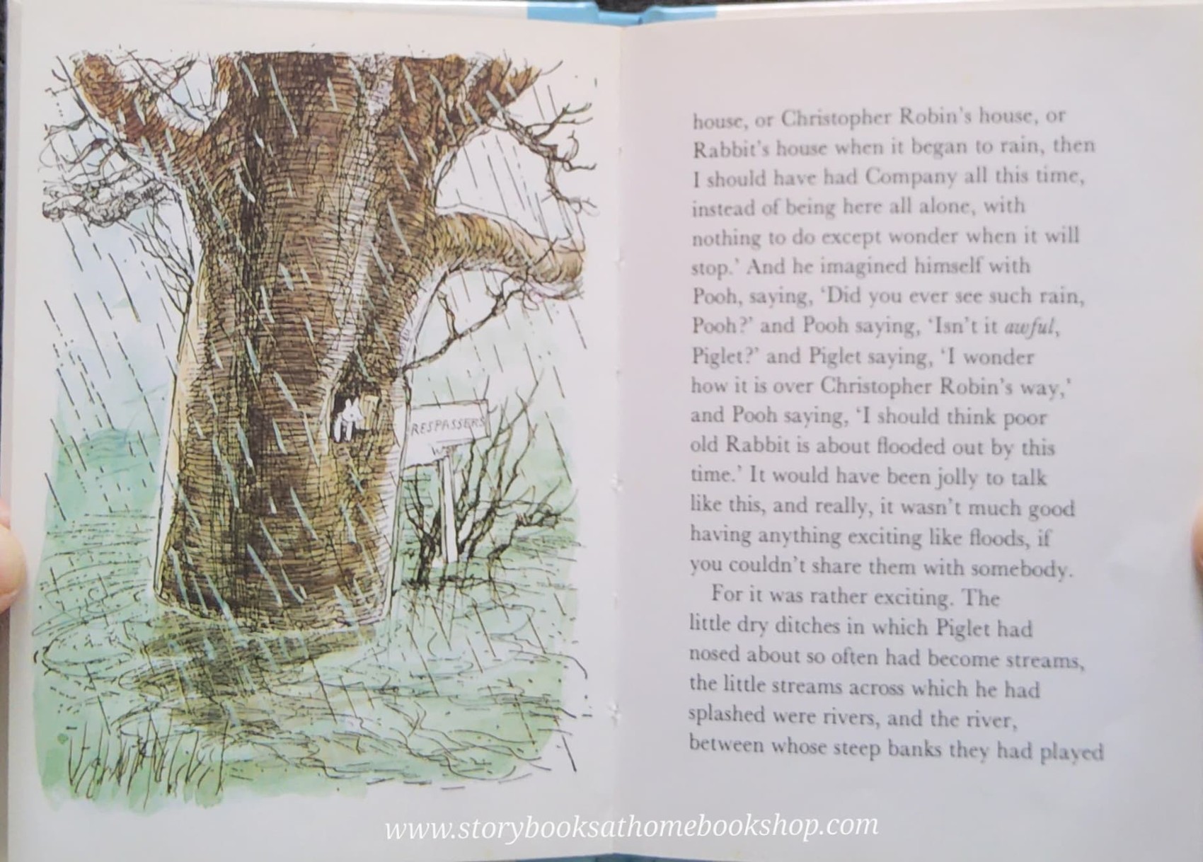 หนังสือนิทานปกแข็ง** 🍅🍅WINNIE THE POOH STORY BOOK : PIGLET IS ENTIRELY SURROUNDED BY WATER#7 BY A.A. MILNE