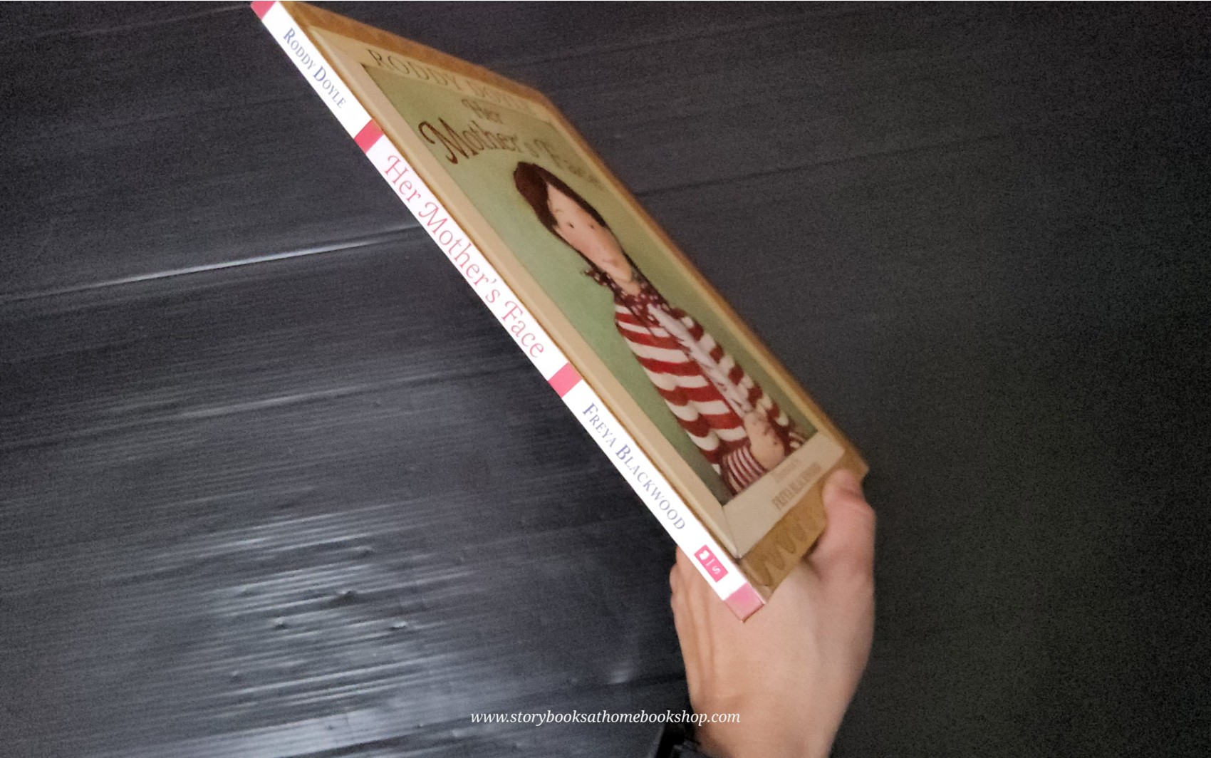 หนังสือนิทานปกแข็ง** ♥️HER MOTHER'S FACE