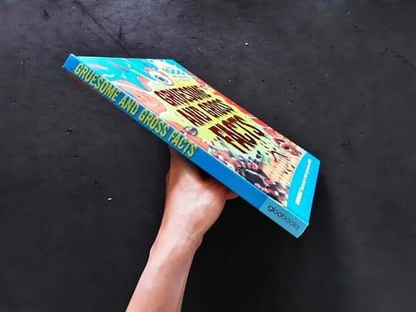 Knowledge Book** ð
ðGRUESOME AND FROSS FACTS over 1000 AMAZING FACTS