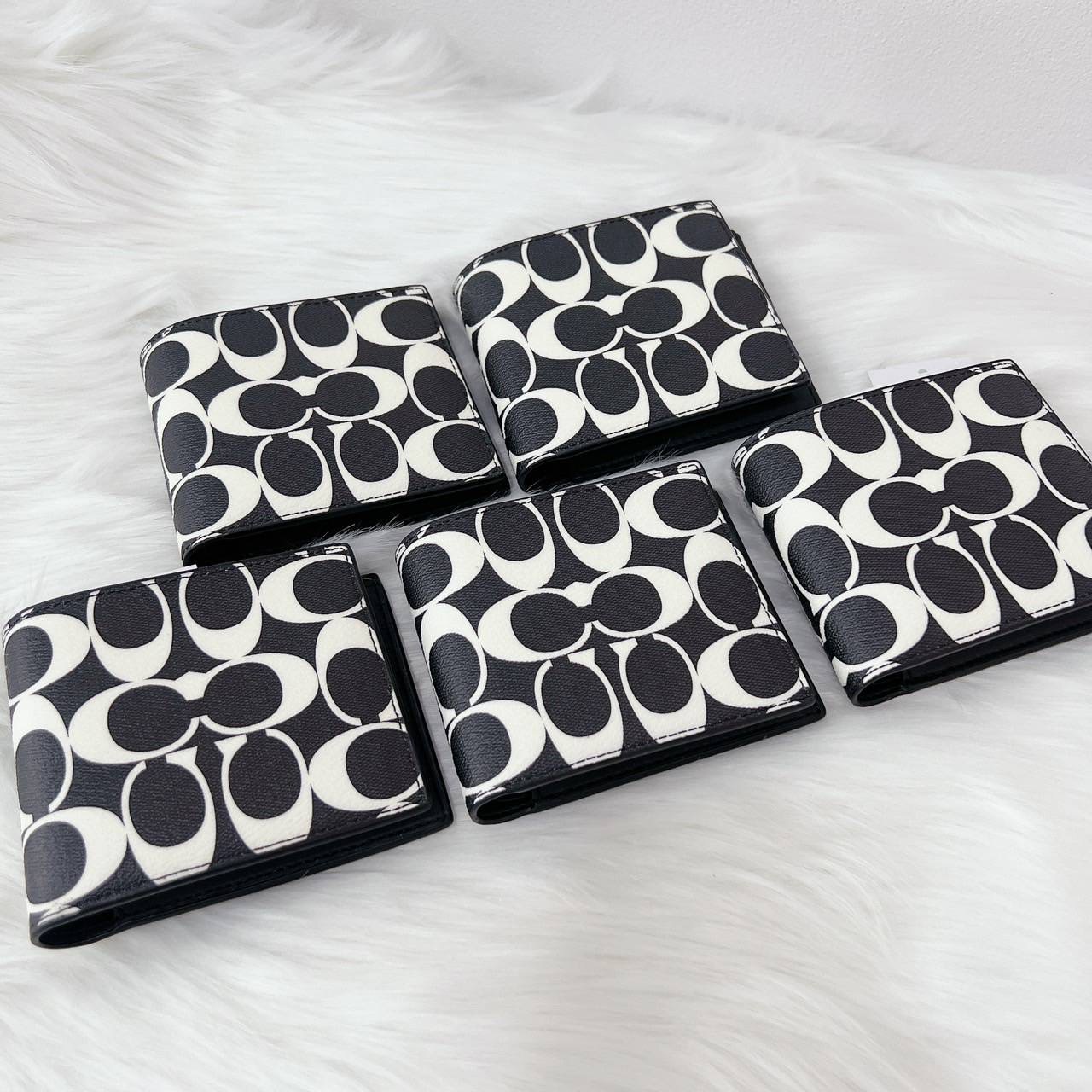 New Coach เป๋าตังชาย มีไส้ / black chalk