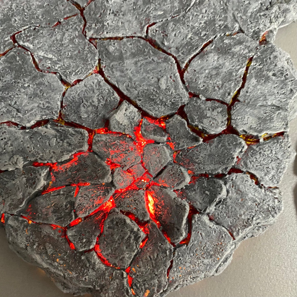 GK001ฉากพื้นหิน (มีไฟ) ไดโมราม่า ฐานวางโมเดล ฟิกเกอร์ งานฉาก งานเรซิ่น GK Resin Diorama ground Model Figure