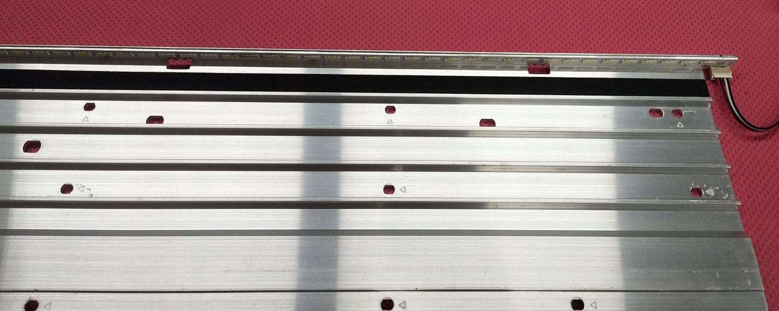 หลอดแบคไลน์ทีวีโซนี่ SONY ของแท้มือสองถอดจากเครื่อง รุ่นKDL-47W804A