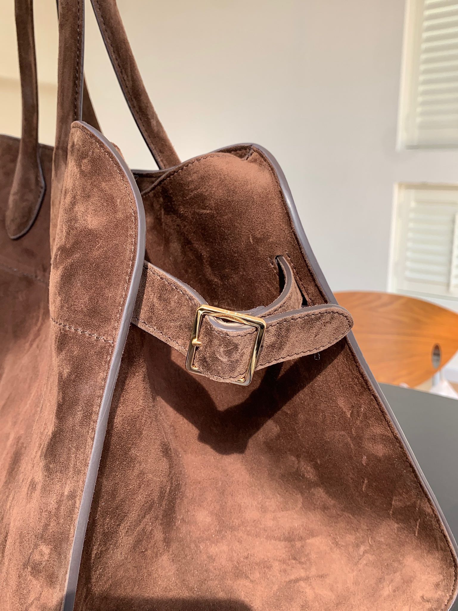 [Pre-order]กระเป๋าถือThe Row Soft Margaux 15 Tote Bag Brown in Suede คุณภาพ VIP เกรดดีที่สุด