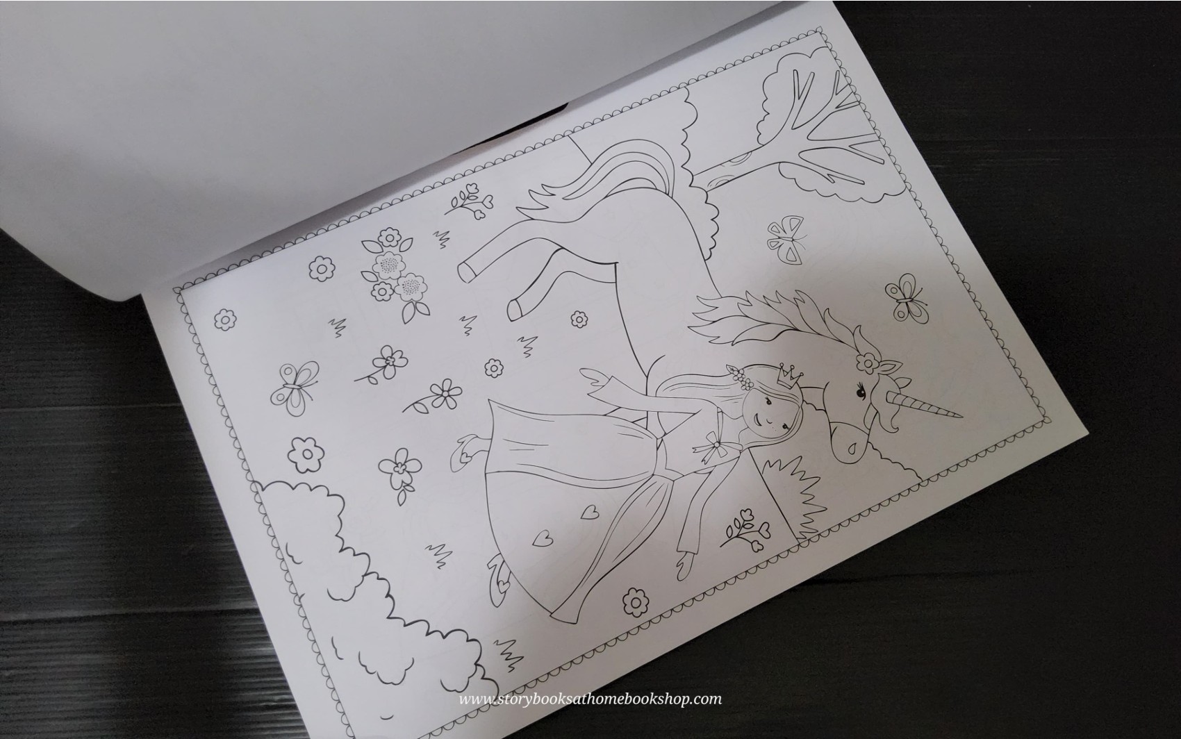 SPECIAL SIZE** STICKERS AND COLOURING BOOK SIZE 50X32 CM ♥️UNICORN MAGIX&FRIENDS LOTS OF COLOURING FUN!: MEGA ACTIVITY PAD