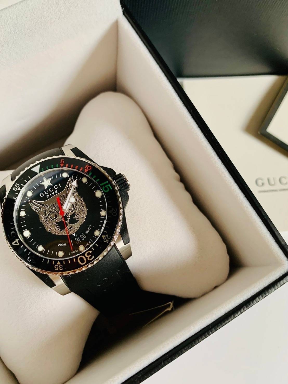 New Gucci Dive Watch (แมว) หน้าปัดขนาด 40mm. สายซิลิโคนสีดำ ใส่ได้ทั้ง ช/ญ 🇮🇹