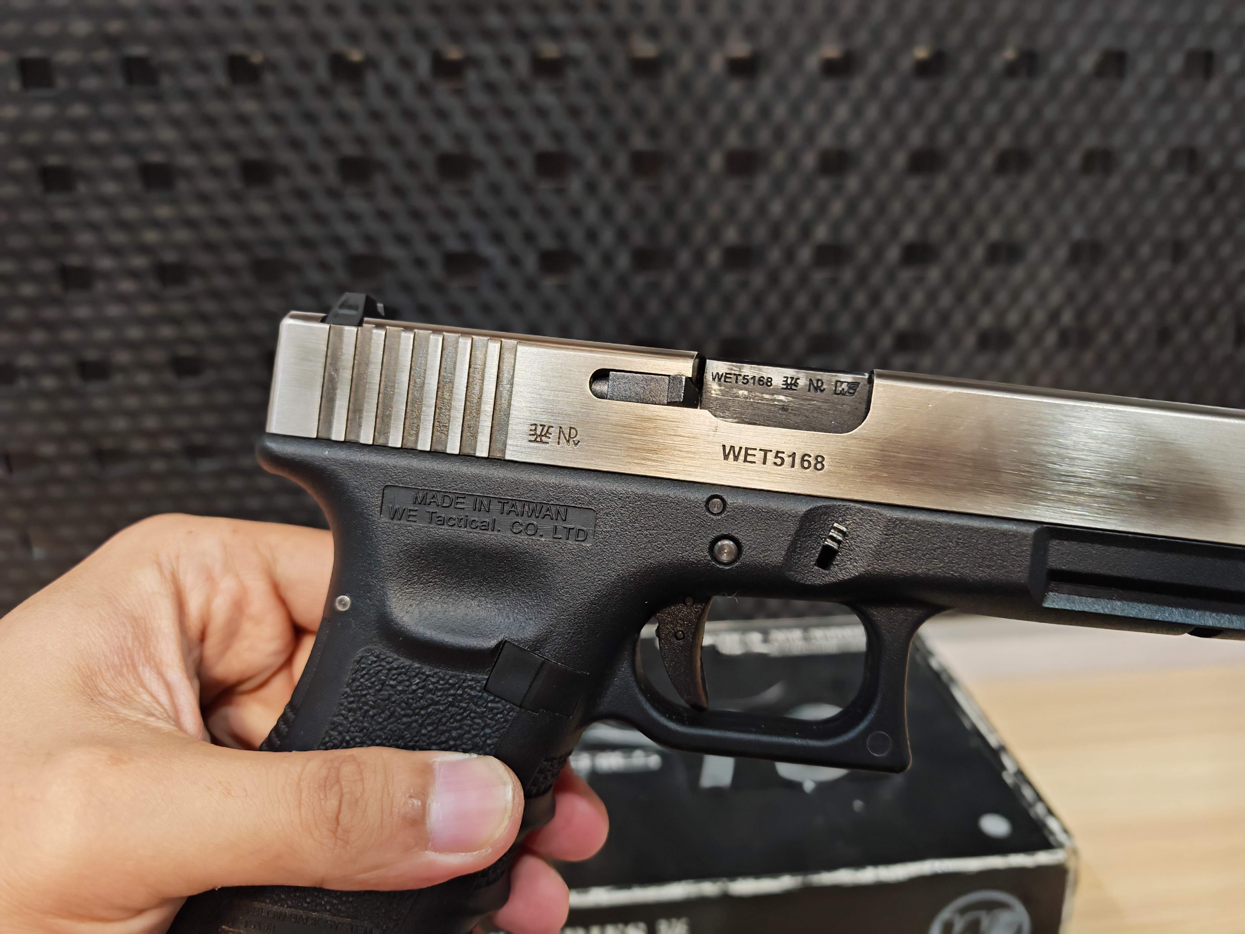 WE G18C Glock18C Gen3 Full-Auto สีทูโทนเดิมโรงงาน ไต้หวัน GBB BB Gun บีบีกัน แบบแก๊ส ปืนอัดลม Airsoft Gun มือสอง