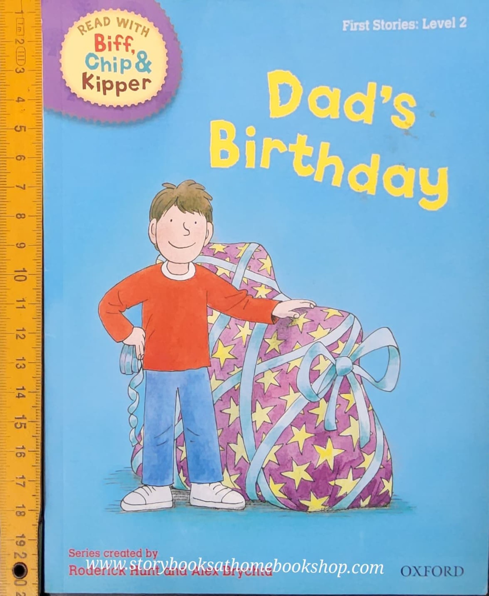 หนังสือนิทานปกอ่อน** 🍅🍅READ WITH BIFF,CHIP&KIPPER:DAD'S BIRTHDAY LEVEL2