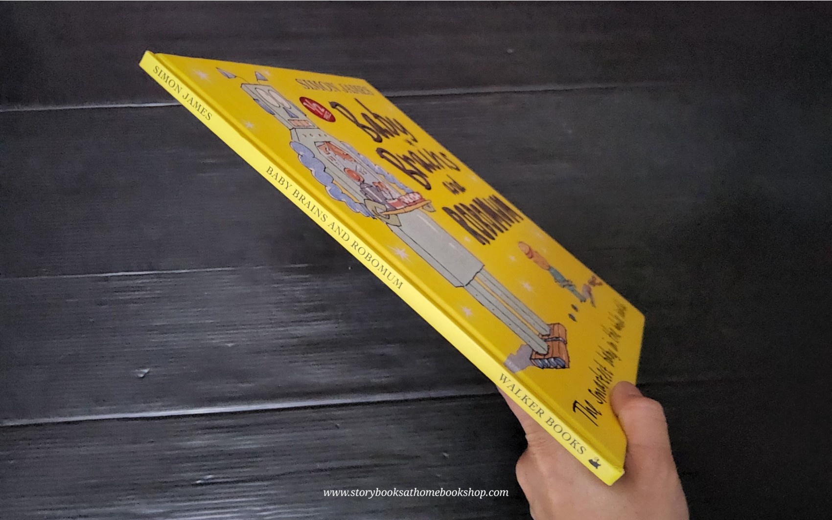 หนังสือนิทานปกแข็ง** 🍅🍅BABY BRAINS AND ROBOMUM BY SIMON JAMES