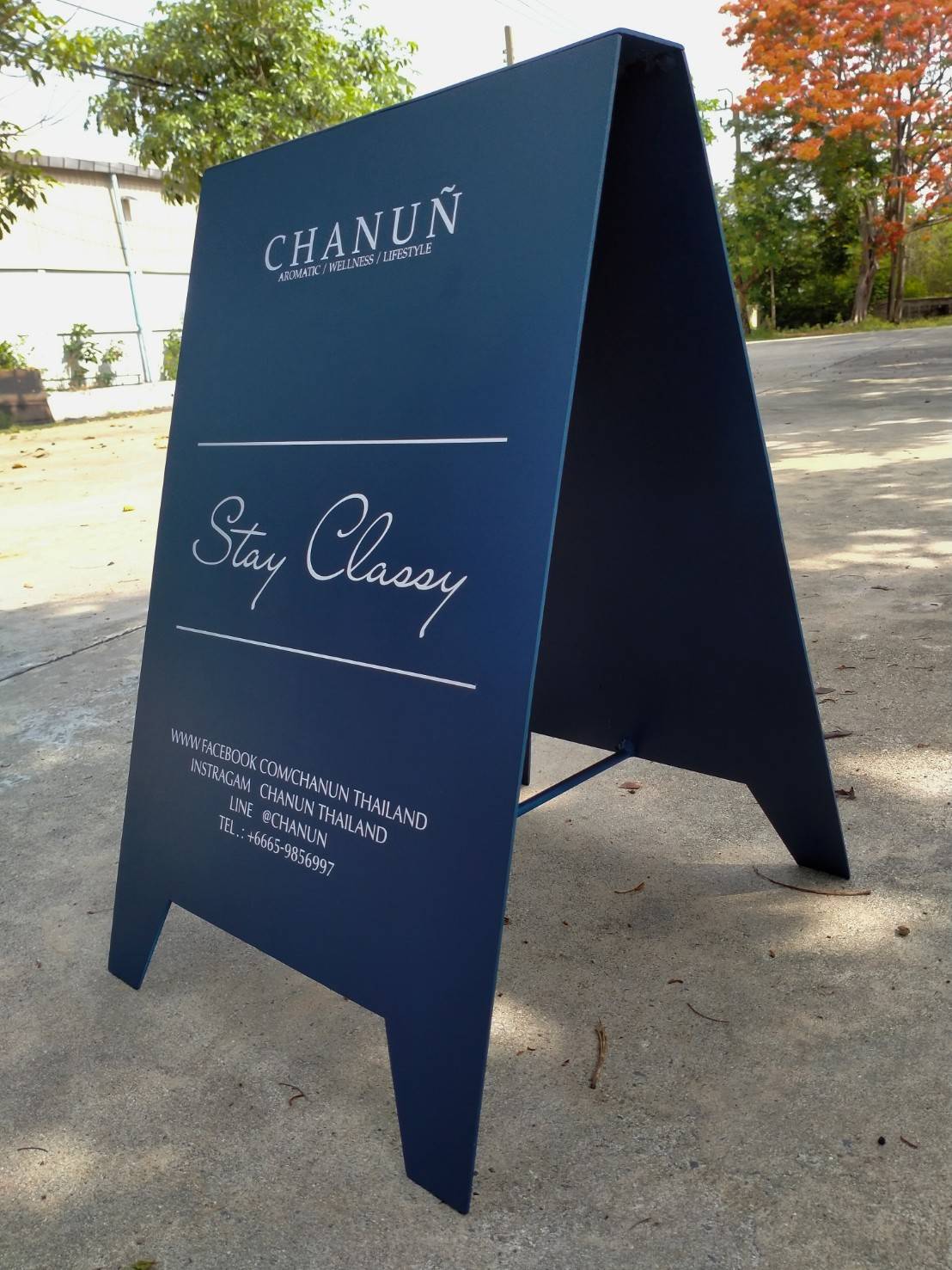 #ป้ายเหล็กฉากสามเหลี่ยมติดสติ๊กเกอร์ไดคัท