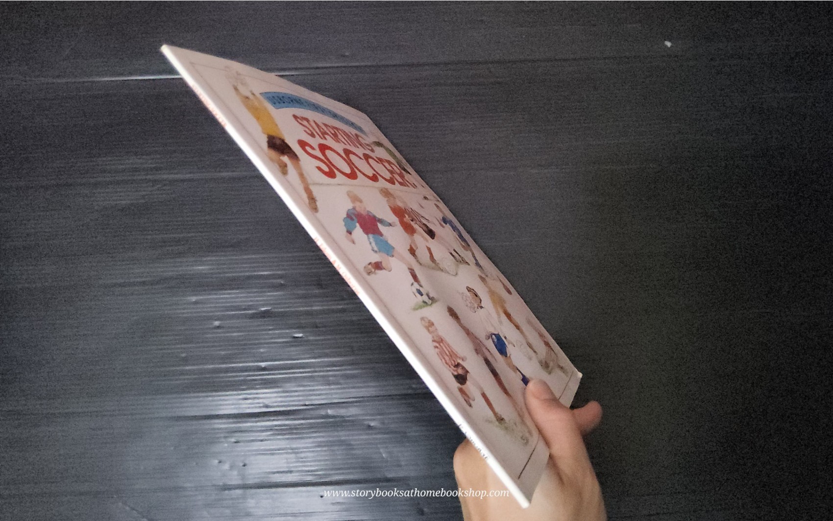 KNOWLEDGE BOOK ** 🍓🍓 USBORNE FIRST SKILLS:STARTING SOCCER🍅🍅