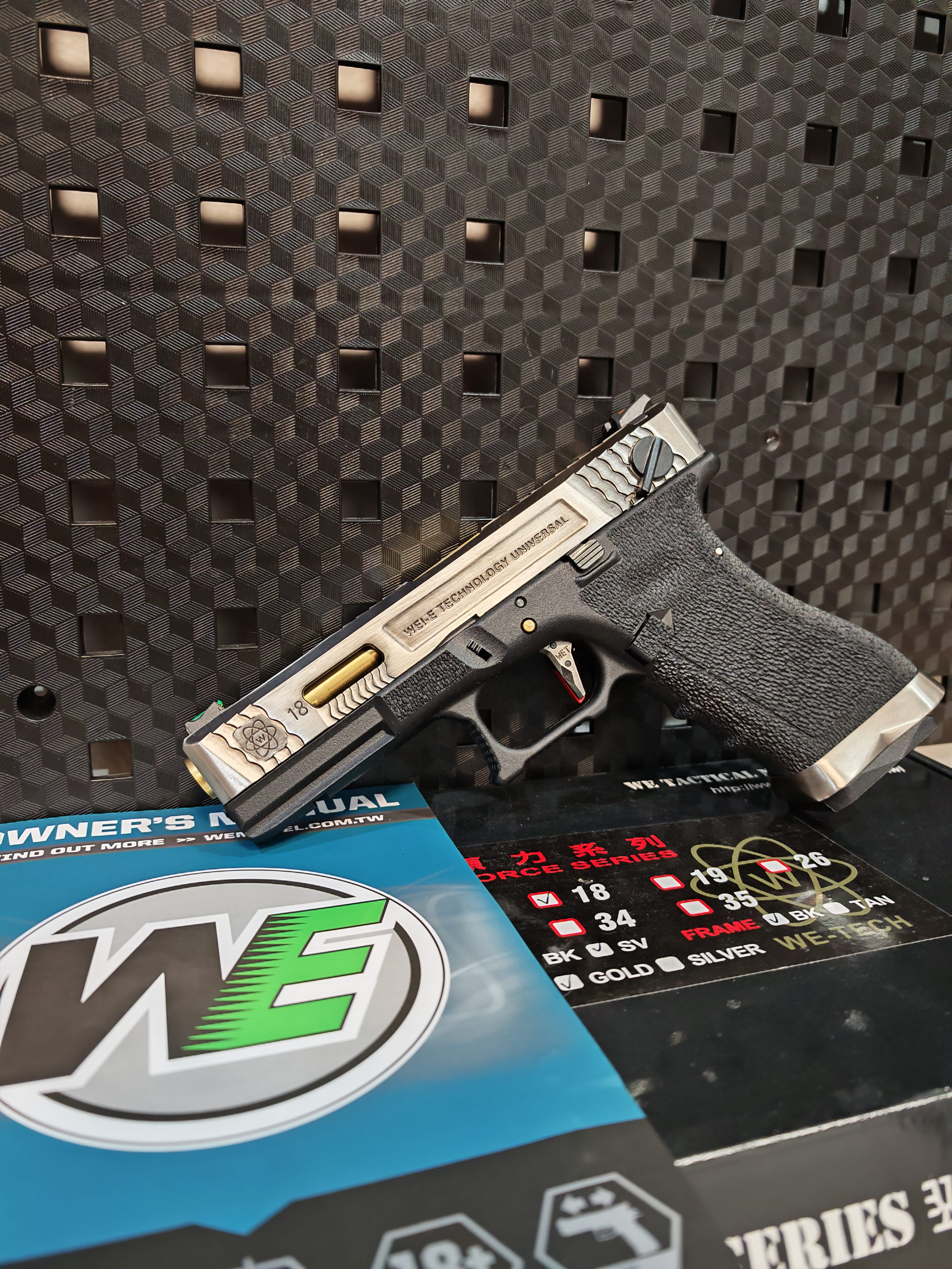 WE Glock 18 G18 G-Force T3 เฟรมดำ สไลด์เงิน ท่อทอง ไต้หวัน BB Gun บีบีกัน แบบแก๊ส ปืนอัดลม มือสอง Airsoft Gun