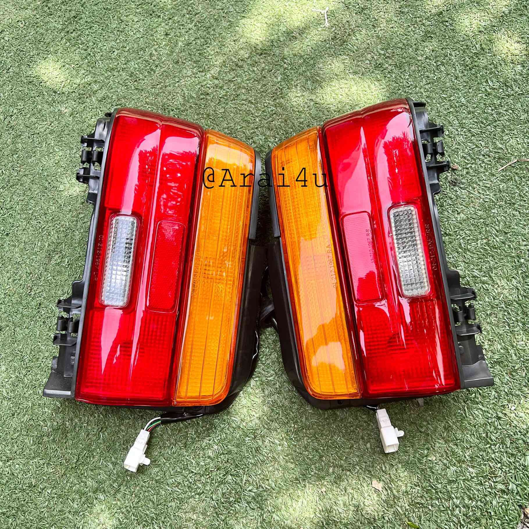 LUCID ไฟท้าย TOYOTA COROLLA AE100,AE101 ปี92-96 พร้อมขั่วไฟ คู่ละ (212-1967L,R)