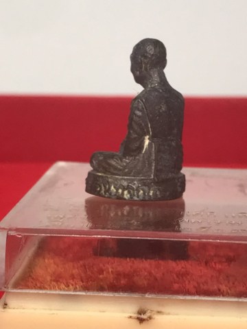 รูปหล่อหลวงปู่คำแสน (ใหญ่) วัดสวนดอก รุ่นแรก ปี ๒๕๑๙ พิธีมหาพุทธาภิเษก ในหลวงรัชกาลที่ ๙ ทรงเสด็จเททอง