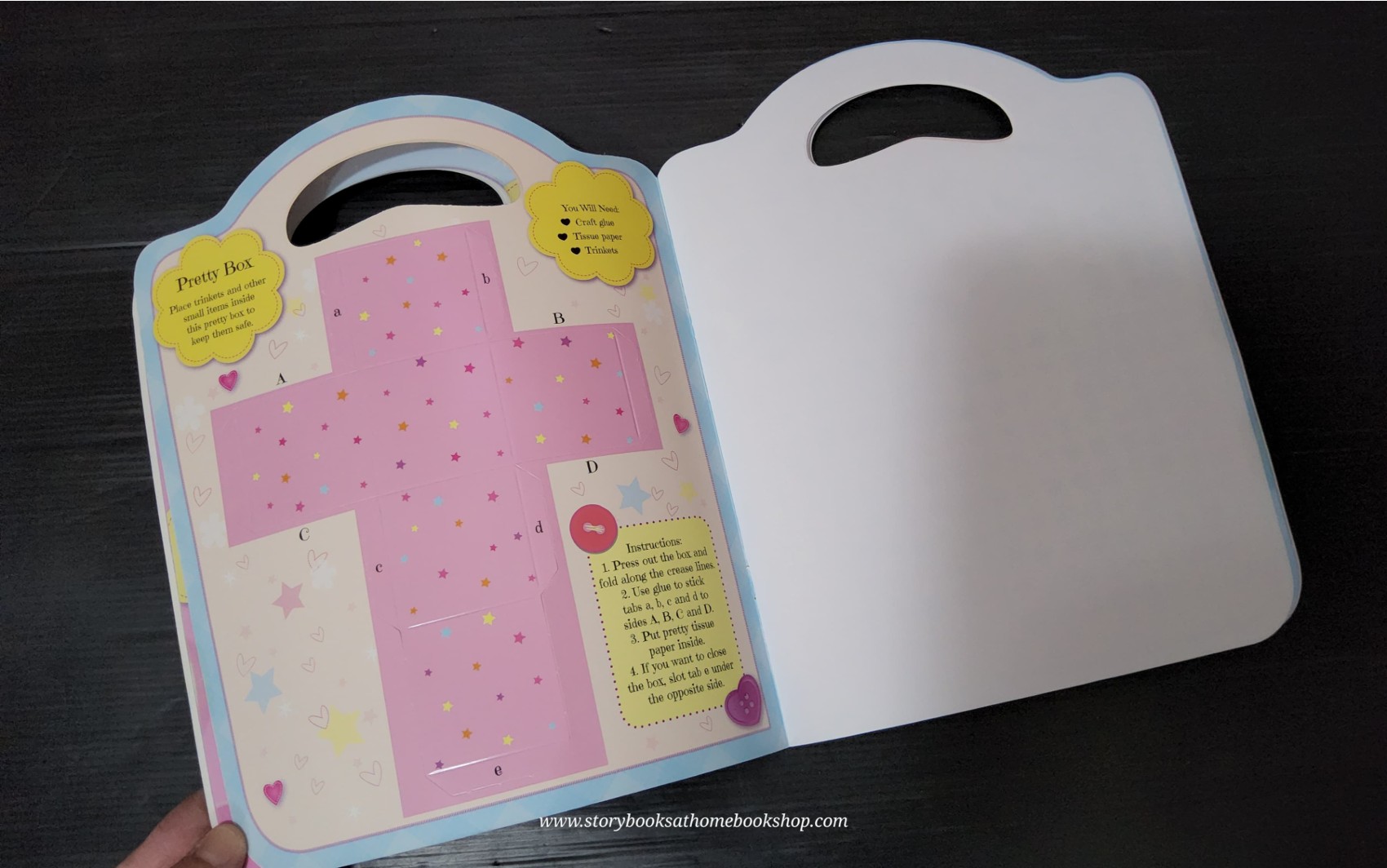 Activities book** ð
ð
PLAYTIME STICKER HANDBAG (OVER 400 STICKERS AND PRESS-OUTS)