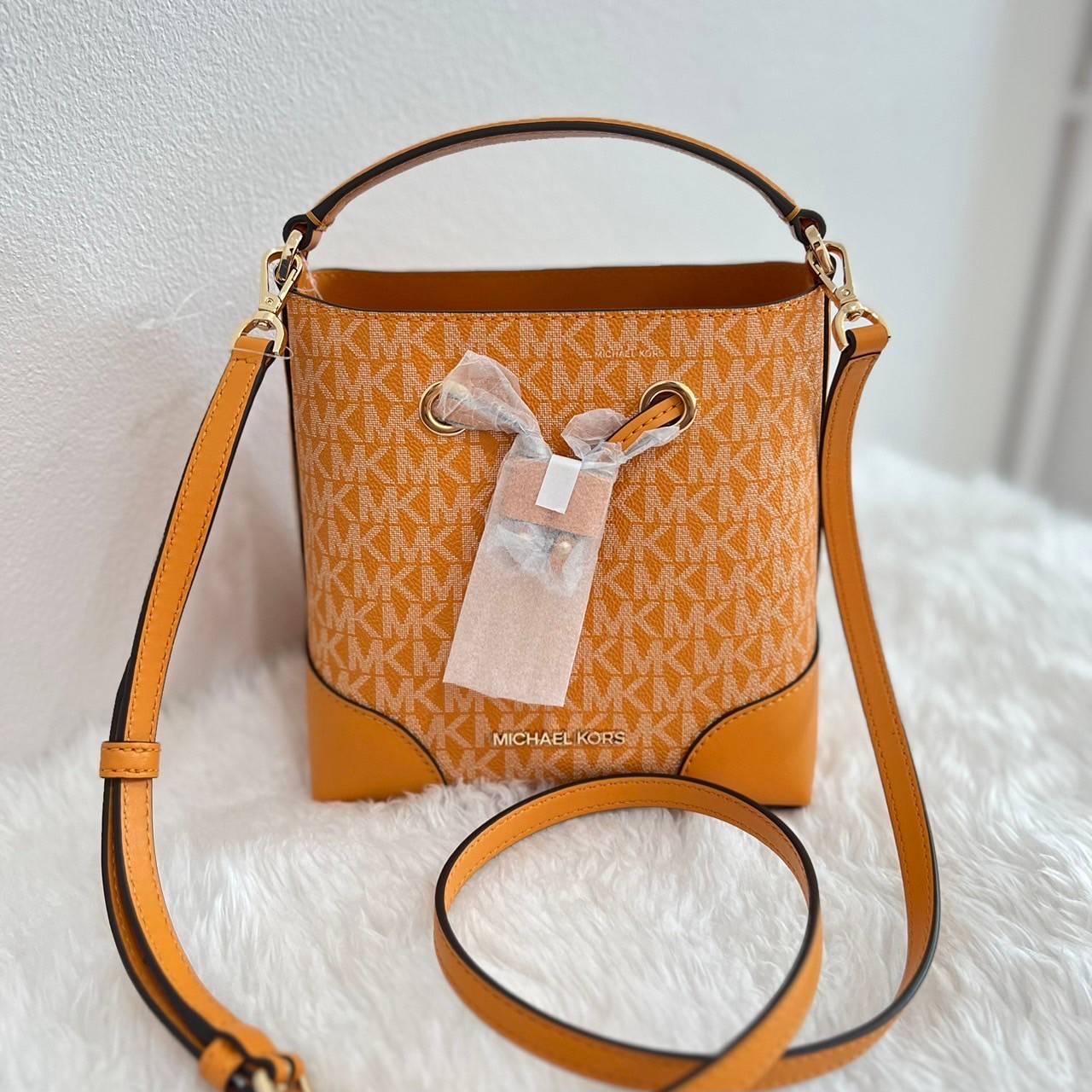 New Michel kors mercer sm ขนาด 7*7*5 นิ้ว