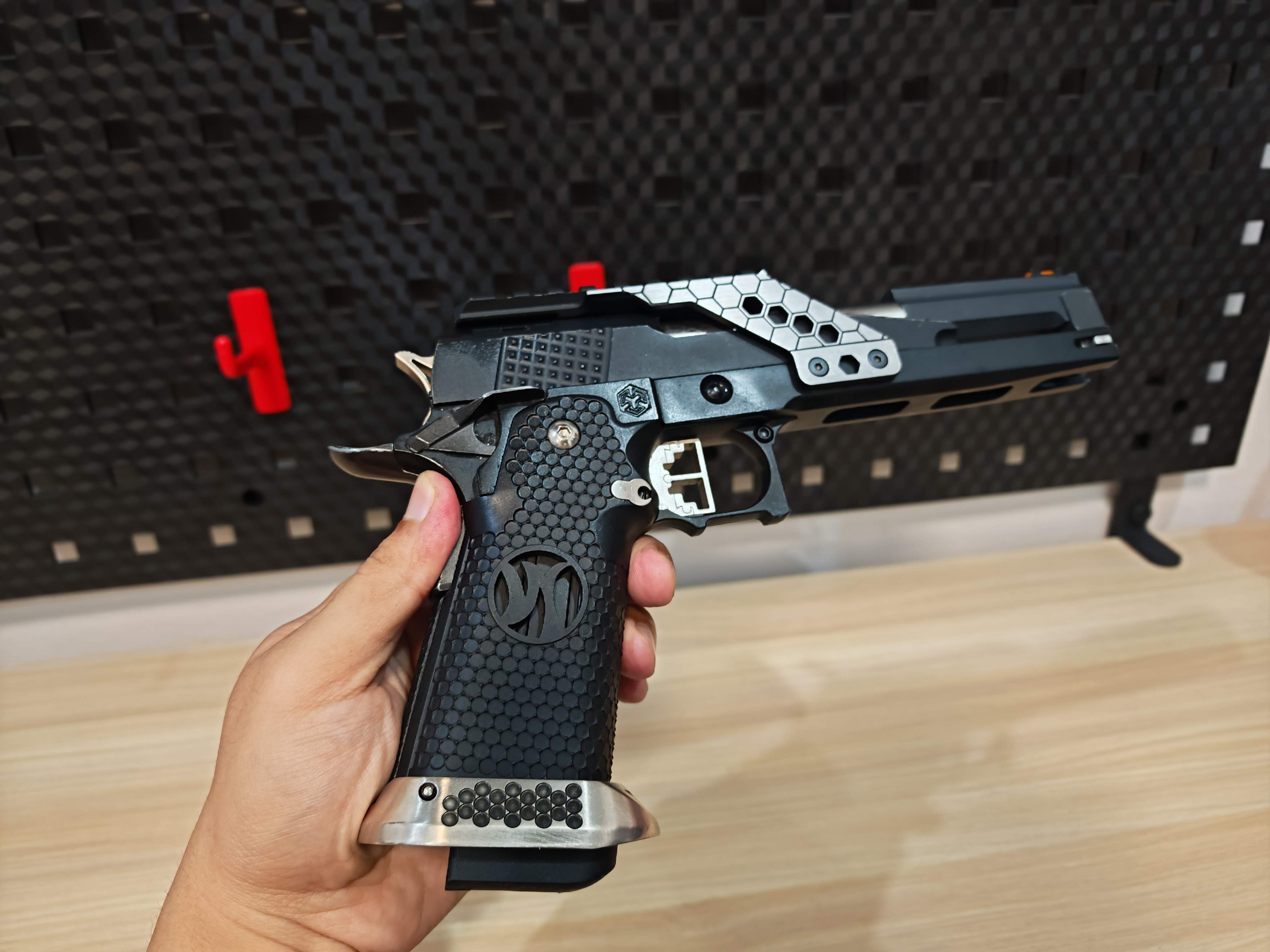 AW Custom HX2202 Hi-Capa 6" Dragon ไต้หวัน BB Gun บีบีกัน แบบแก๊ส ปืนอัดลม มือสอง Airsoft Gun