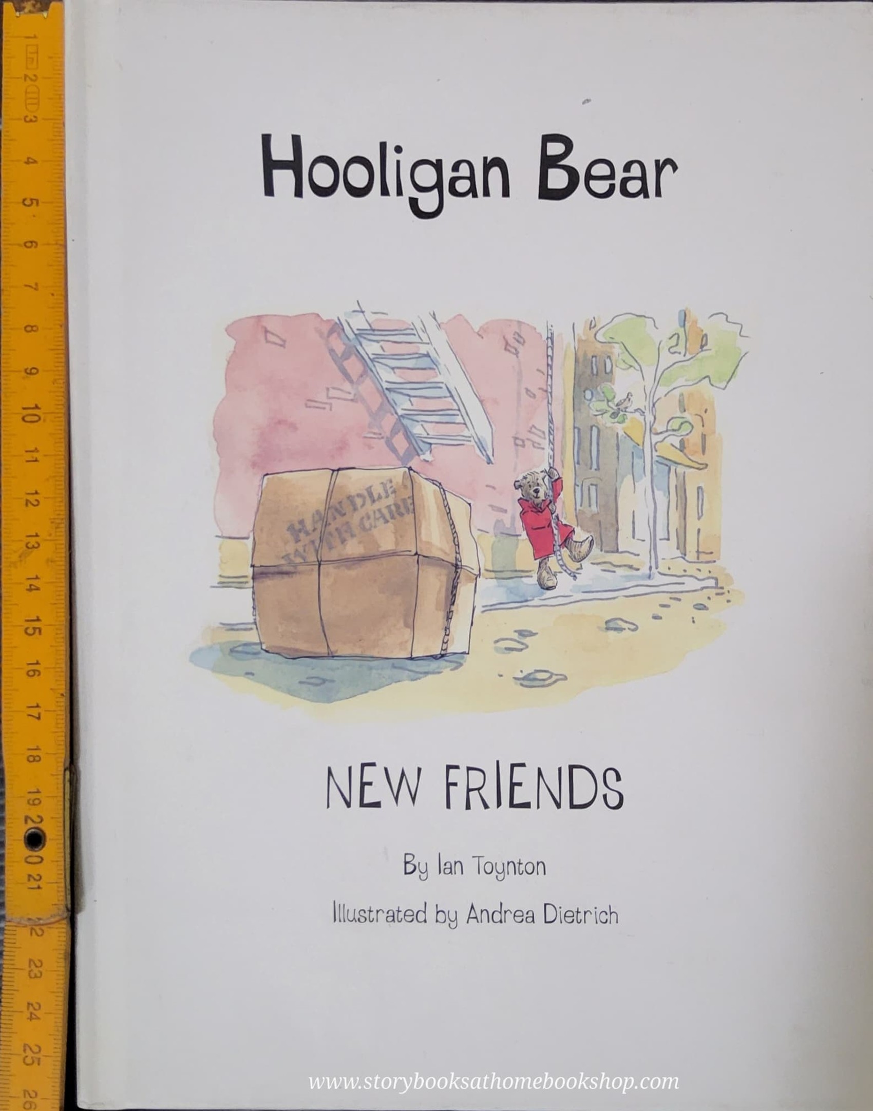 หนังสือนิทานปกแข็ง** ♥️HOOLIGAN BEAR NEW FRIENDS BY IAN TOYNTON