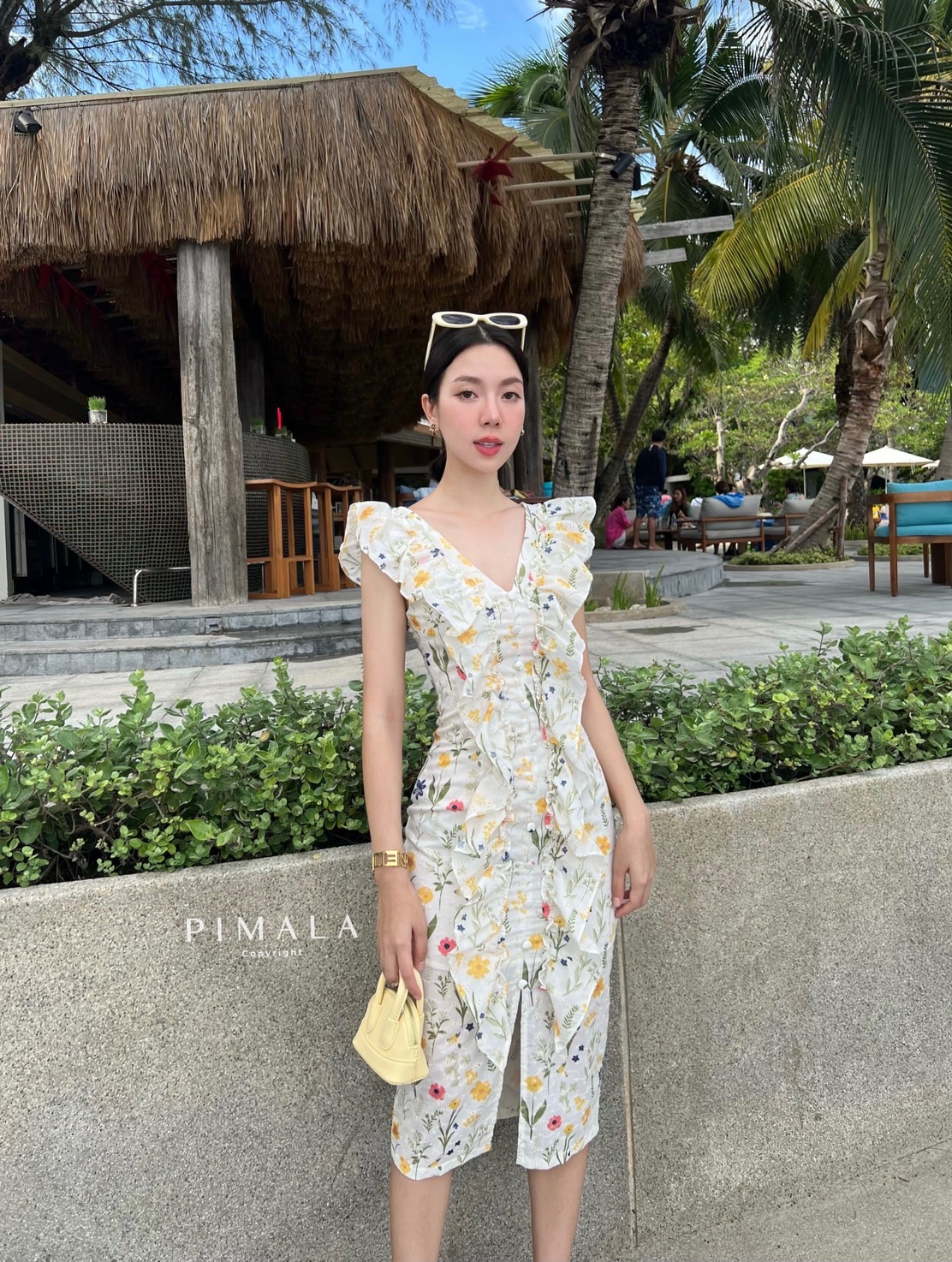 เดรสงานปักลายดอกไม้สีสวยระบายหน้า