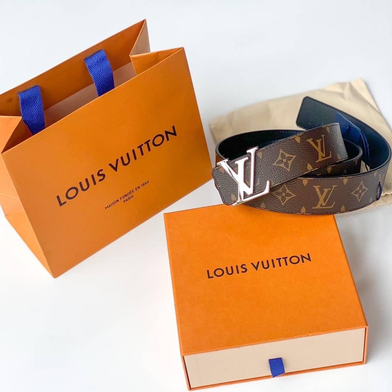New Louis Vuitton reversible belt dc22 ใส่ได้ 2 ด้าน สีดำ / ลายโมโนแกรม ขนาดเข็มขัด LV (ซม.)